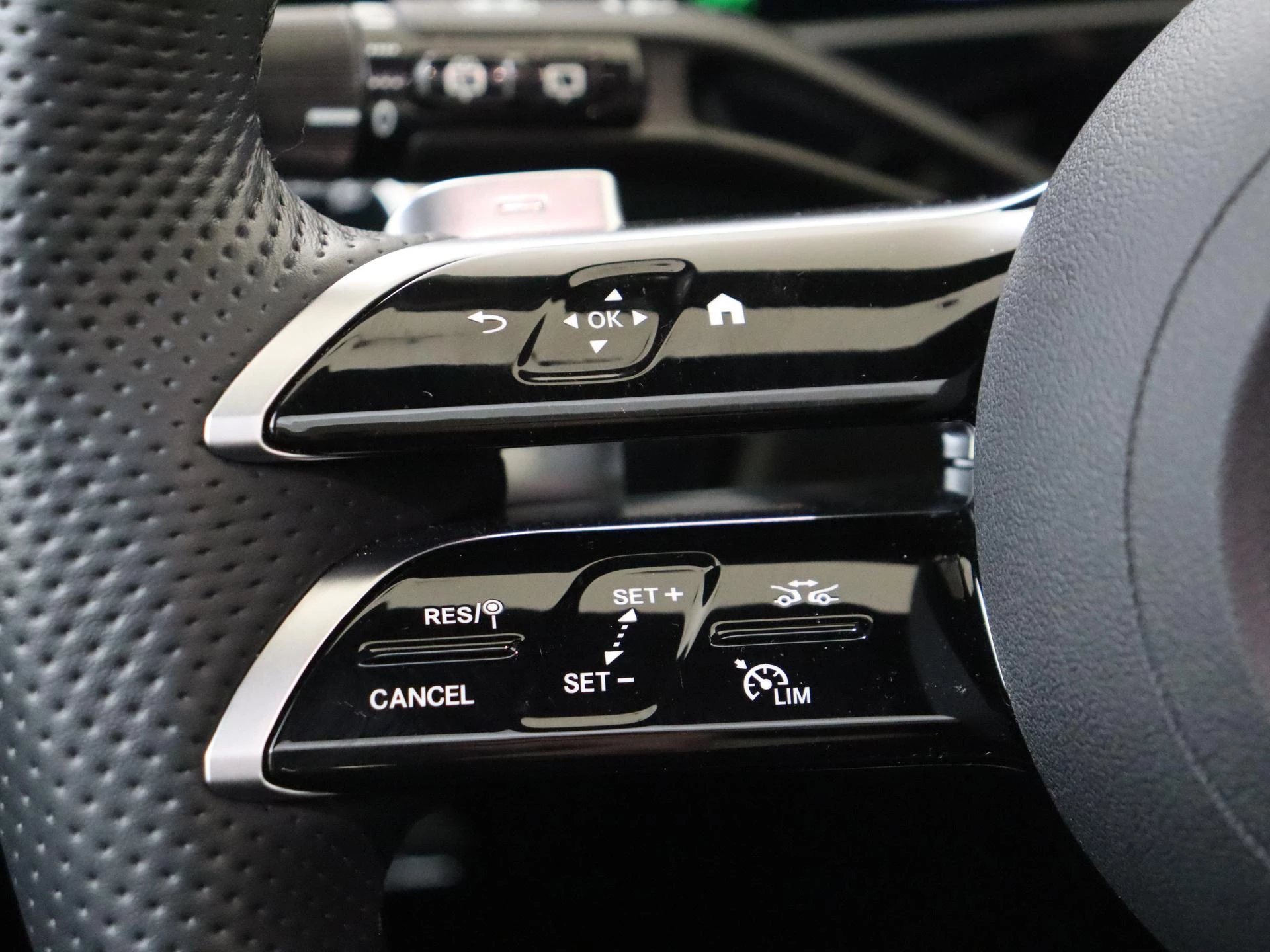 Mercedes-Benz-E-Klasse-image-15