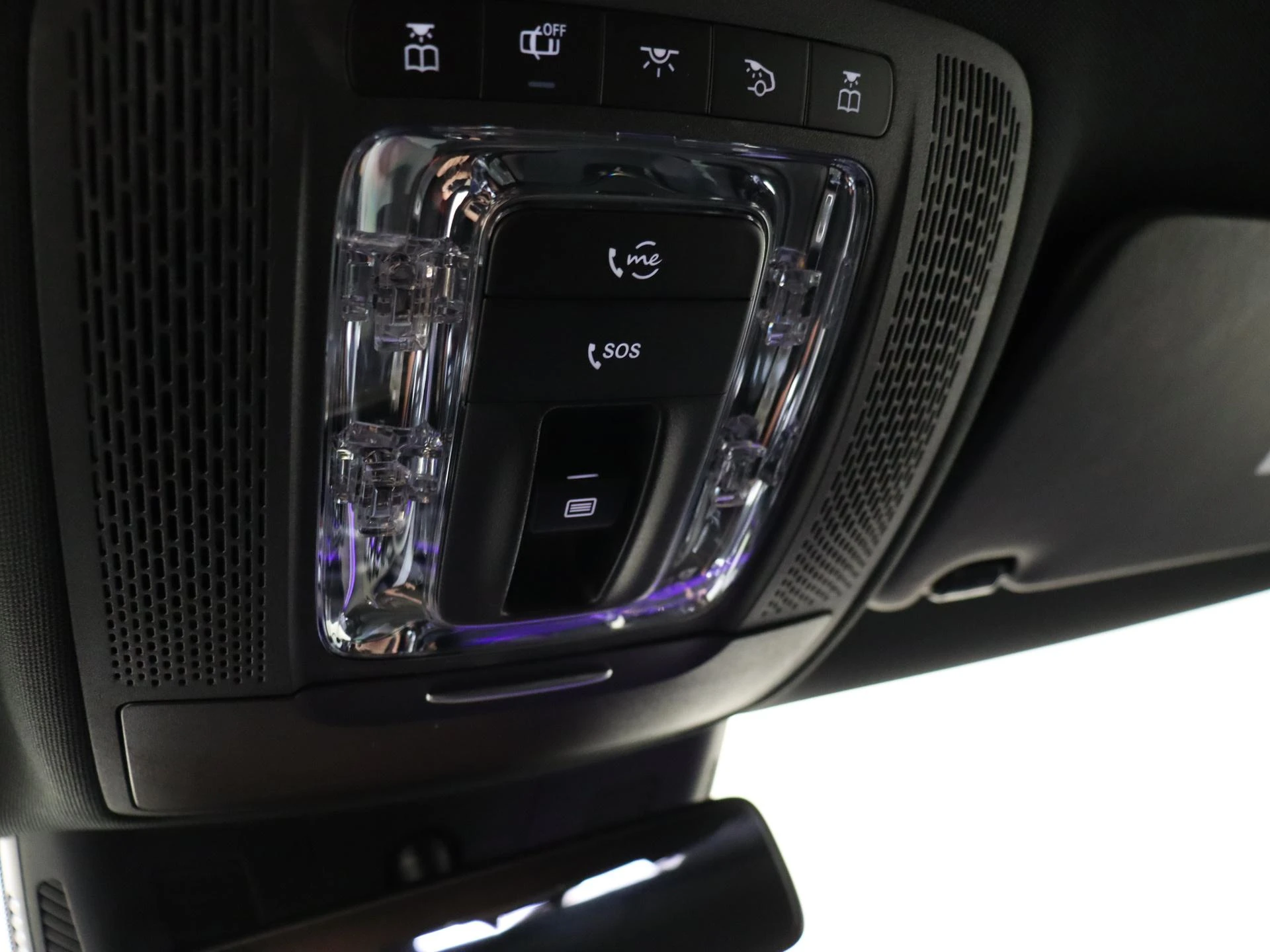 Mercedes-Benz-CLA-image-20