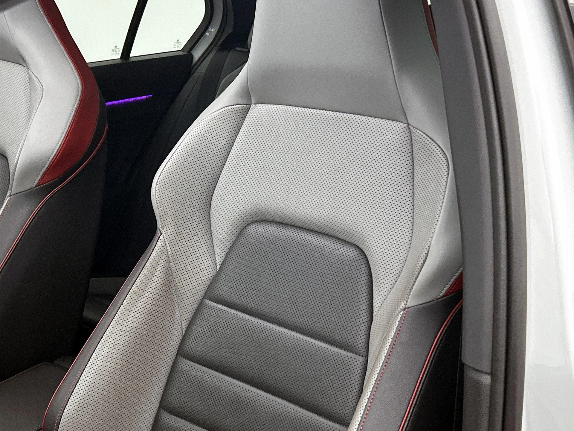Volkswagen-Golf-image-13