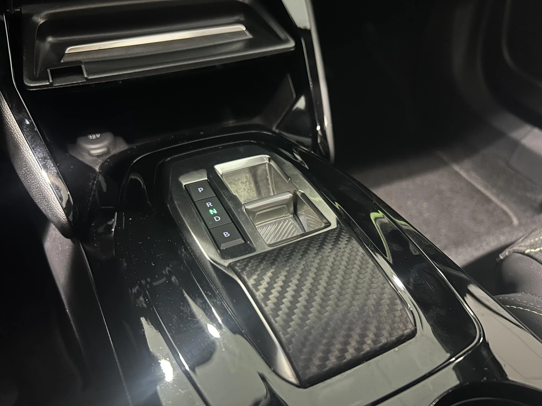 Peugeot e-2008 EV GT 54 kWh
