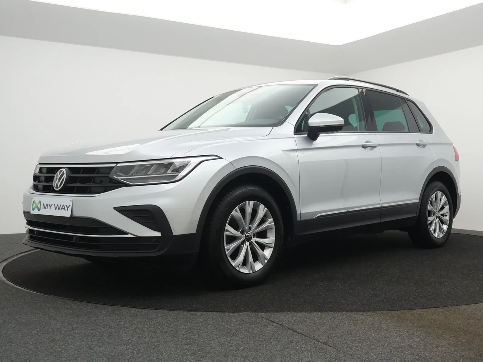 Volkswagen-Tiguan-image-0