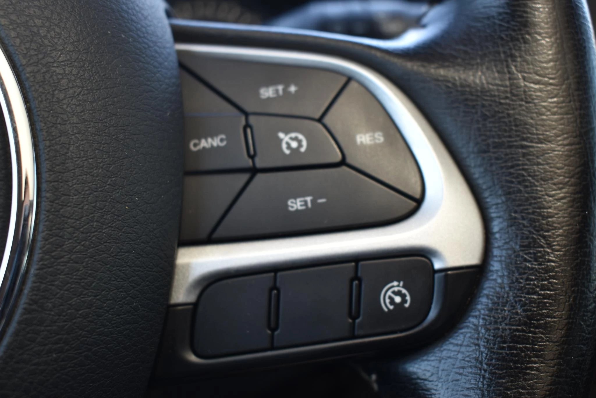 Jeep-Renegade-image-21