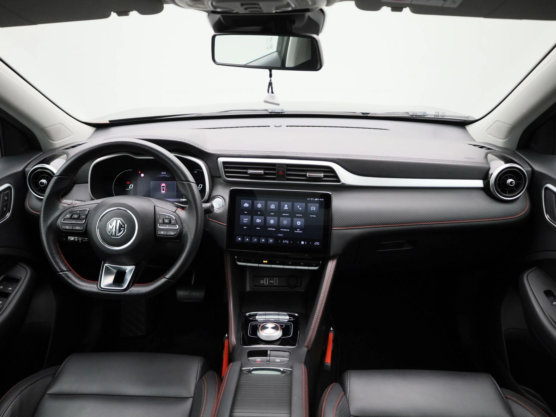 MG ZS EV - 36