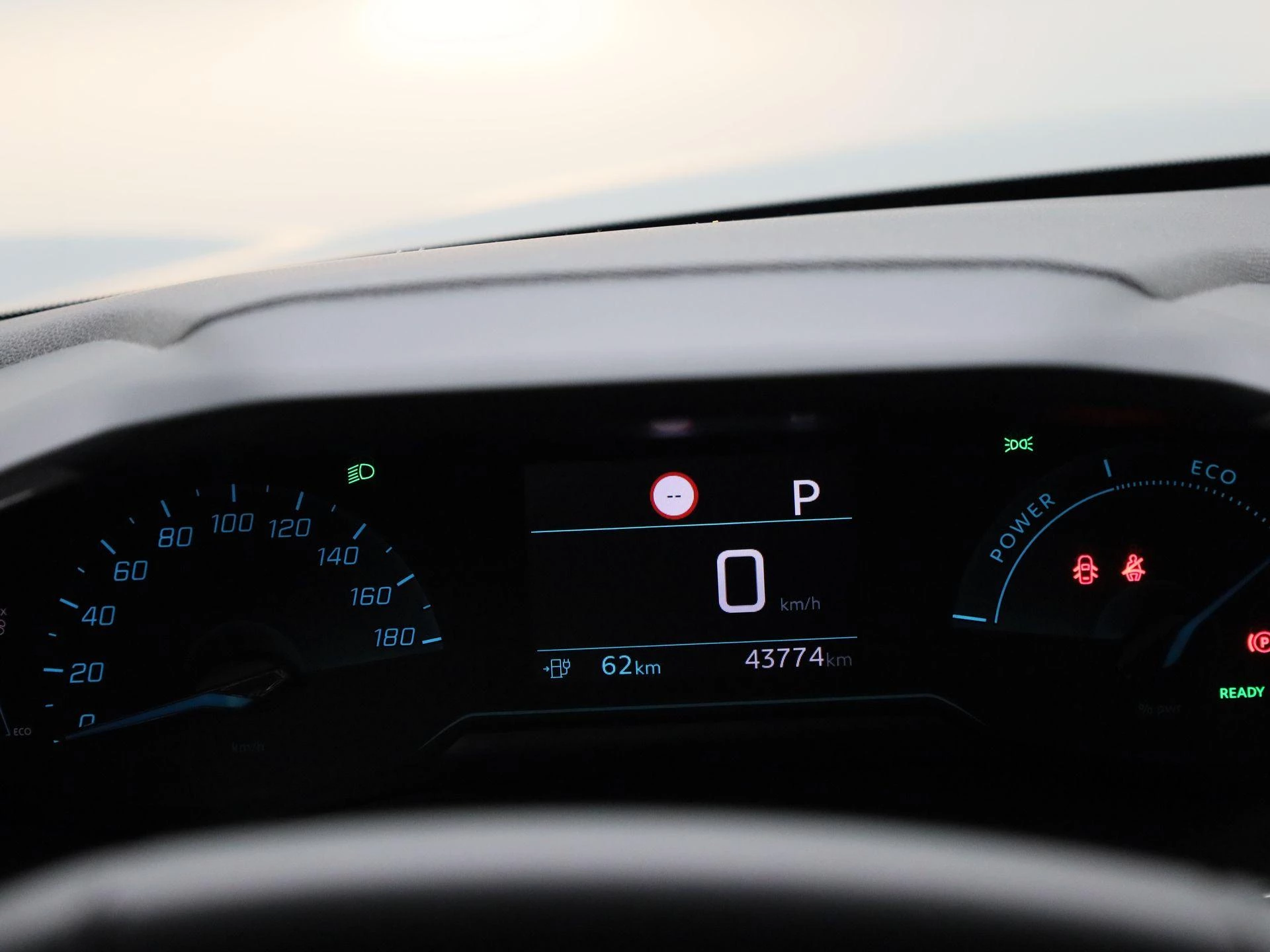 Peugeot-e-208-image-7