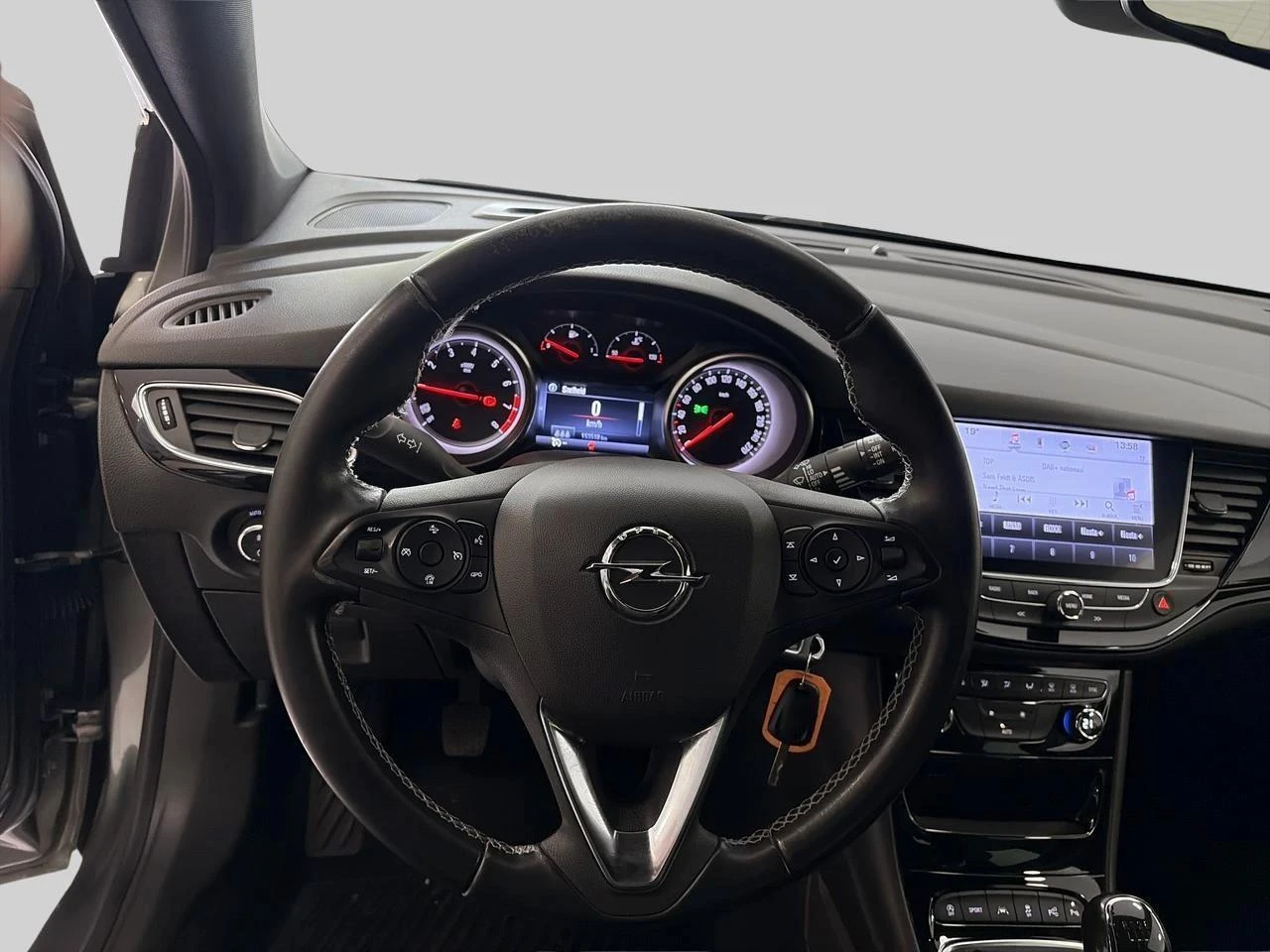 Opel-Astra-image-9
