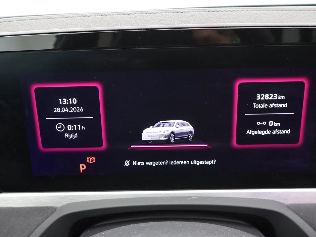 Volkswagen Passat SW Passat R-Line Business Premium 1.5TSI mHEV 150PK *AUTOMAAT*PANODAK*LEDER*ALCANTARA*SPORTZETELS*CAMERA*PDC*ACC*NAVI*...*