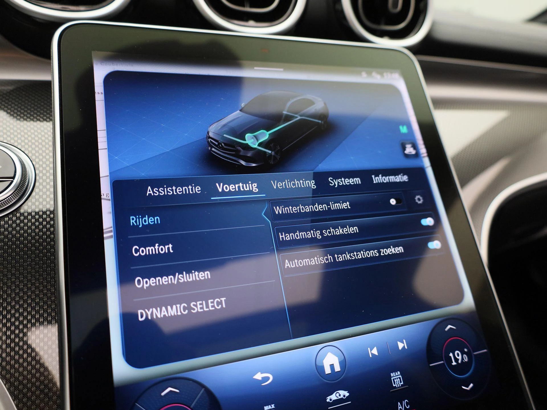 Mercedes-Benz-C-Klasse-image-39
