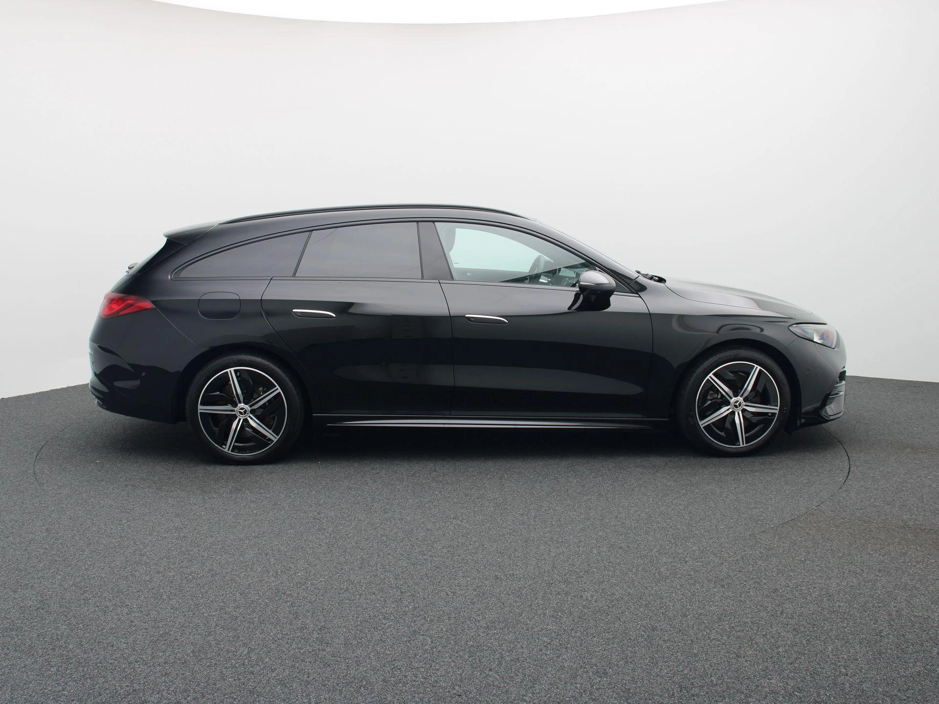 Mercedes-Benz-CLA-image-5