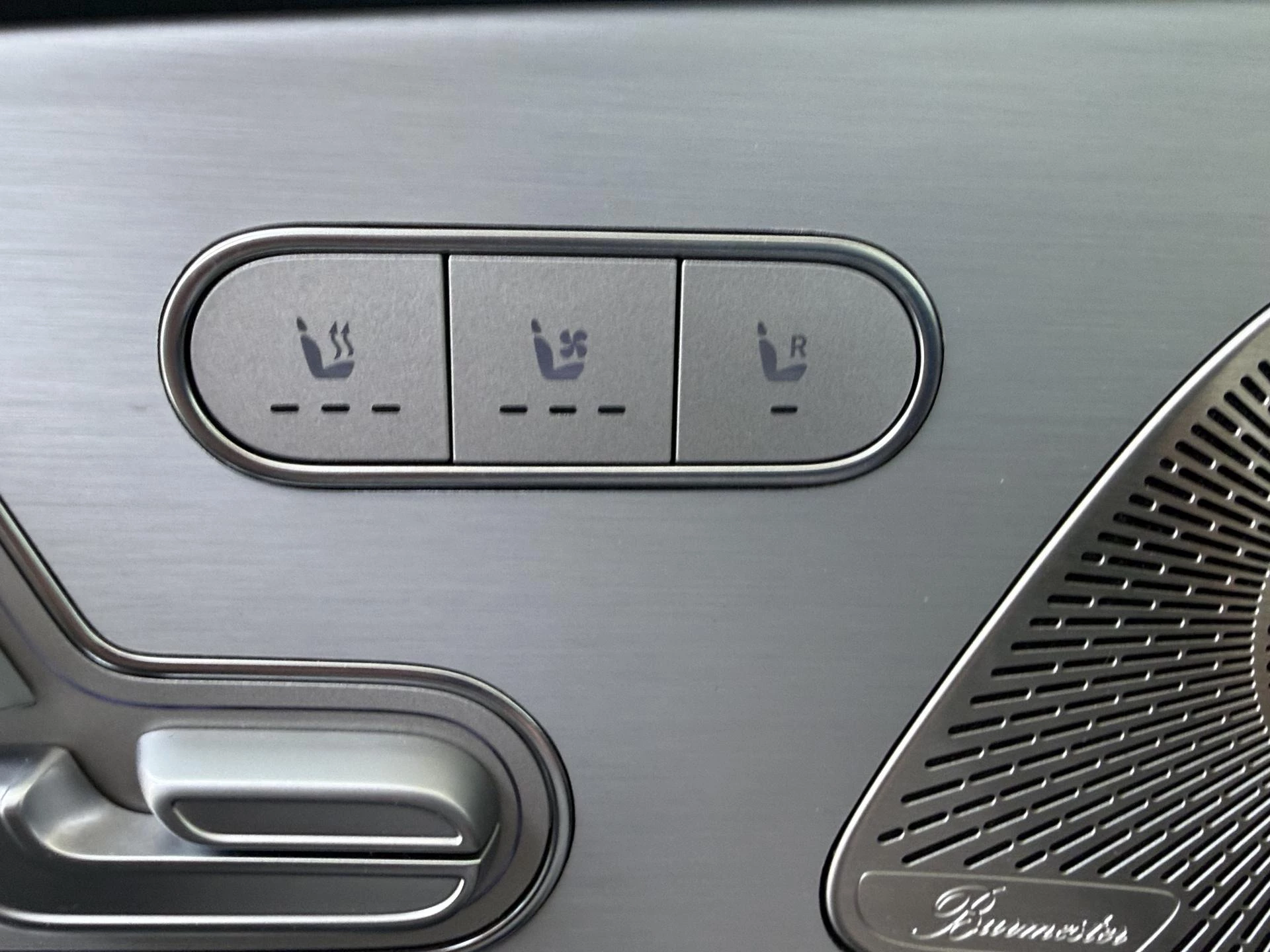 Mercedes-Benz-GLE-image-26
