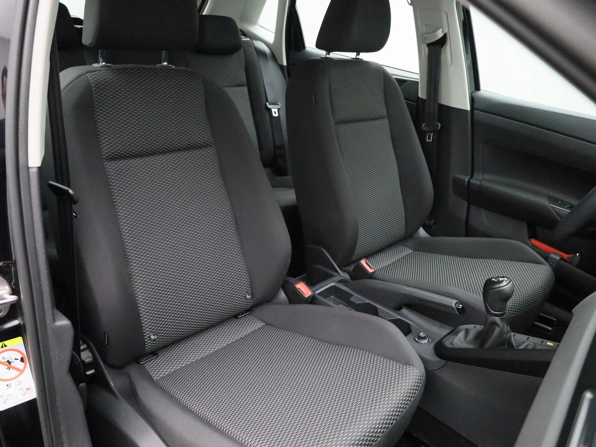 Volkswagen-Polo-image-28
