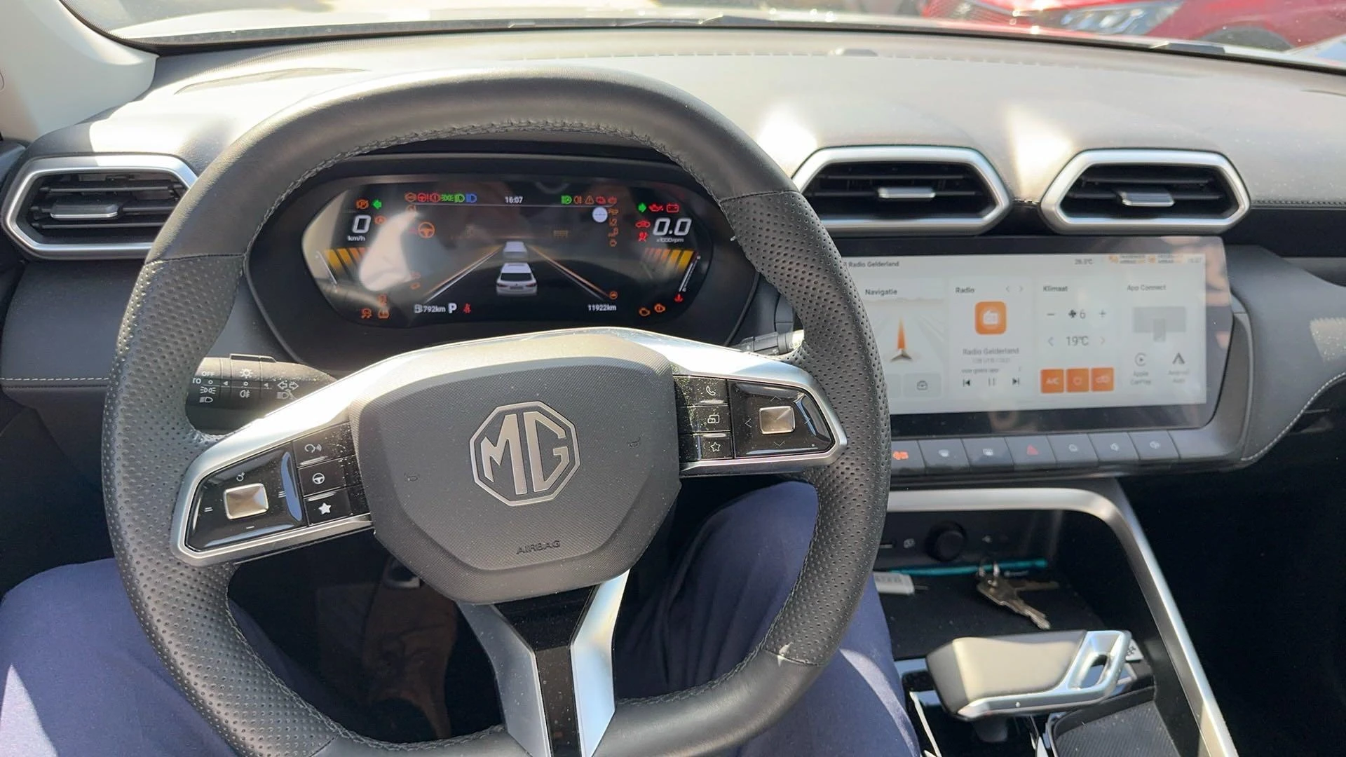 MG-ZS-image-7