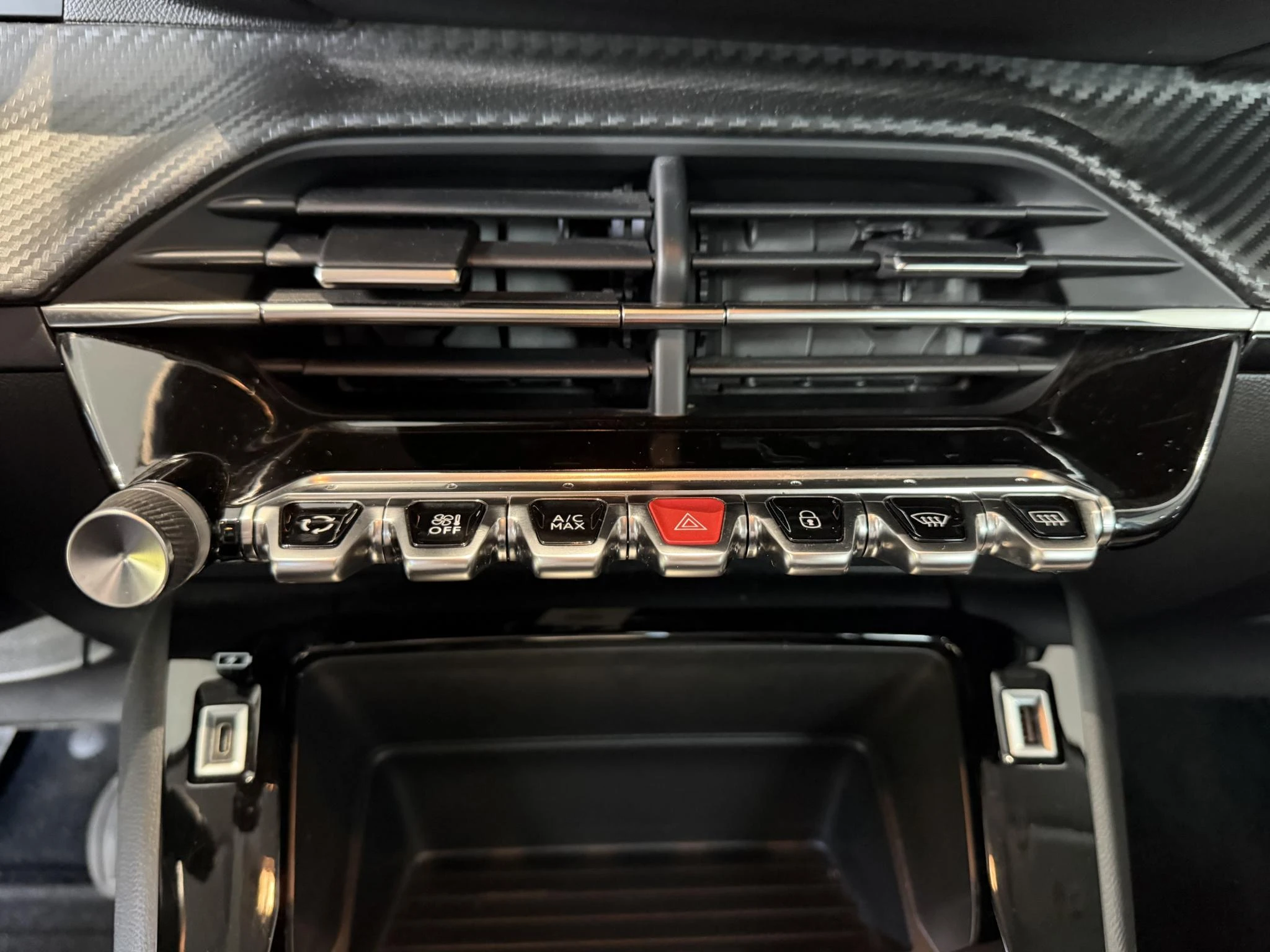 Peugeot-208-image-16