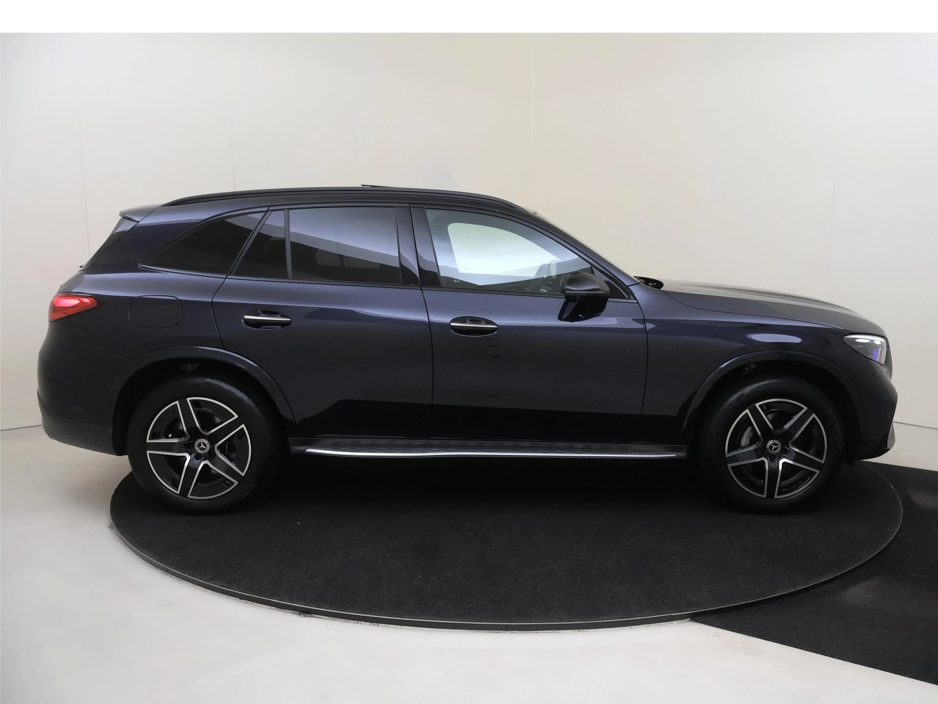 Mercedes-Benz-GLC-image-8