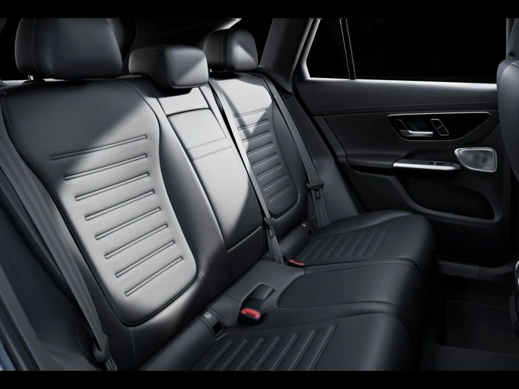Mercedes-Benz-GLC 300 de-image-10