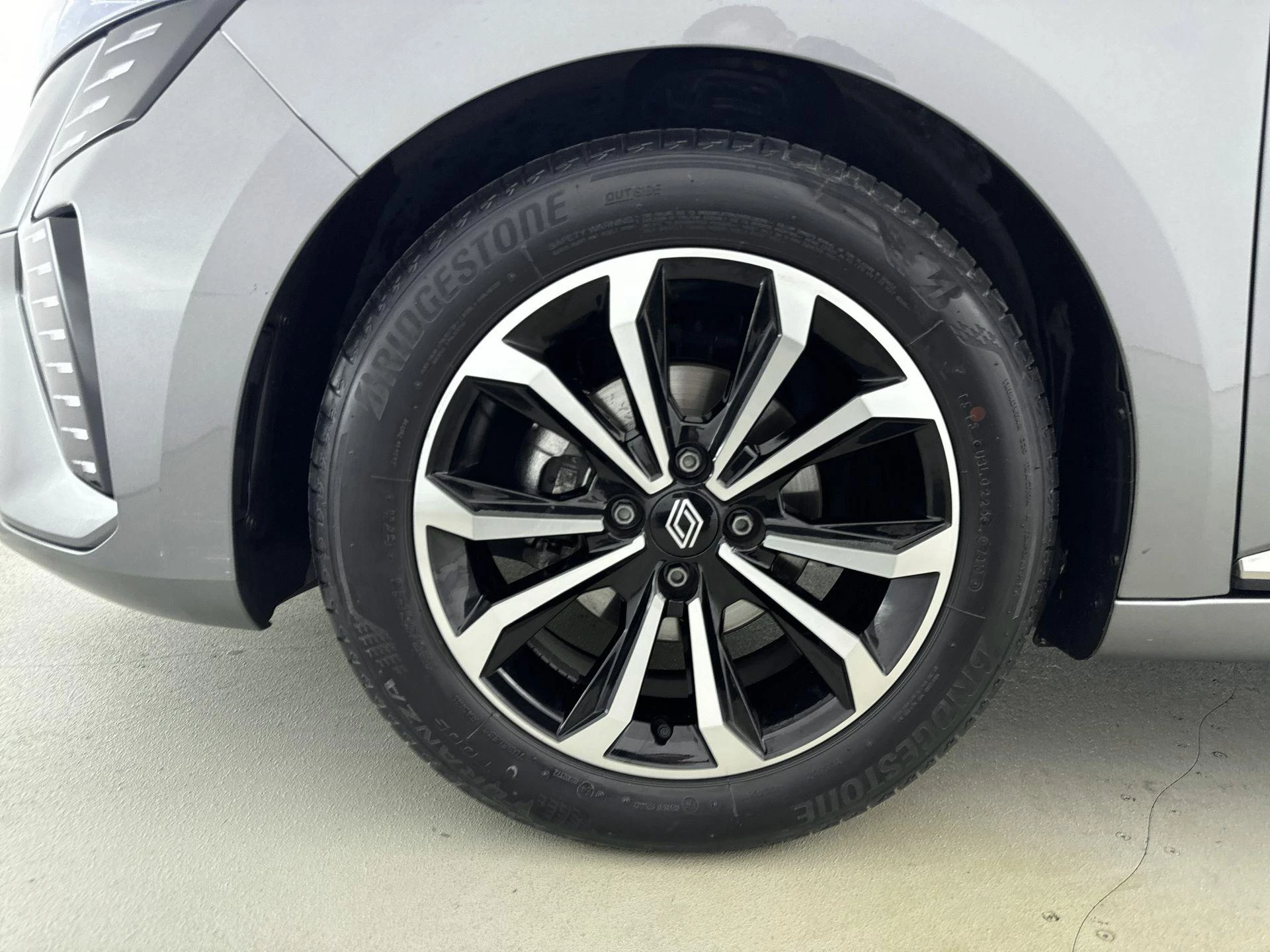 Renault-Clio-image-12