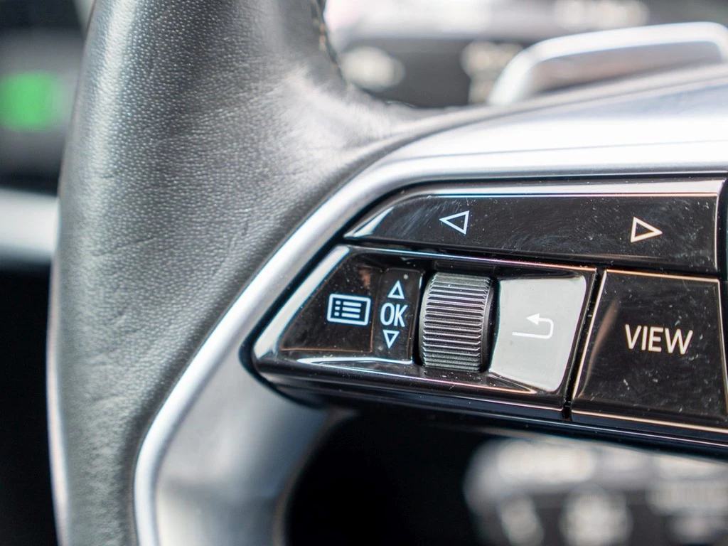 Audi A6 Avant 50 TFSIe S line Matrix ACC Kamera PDC+