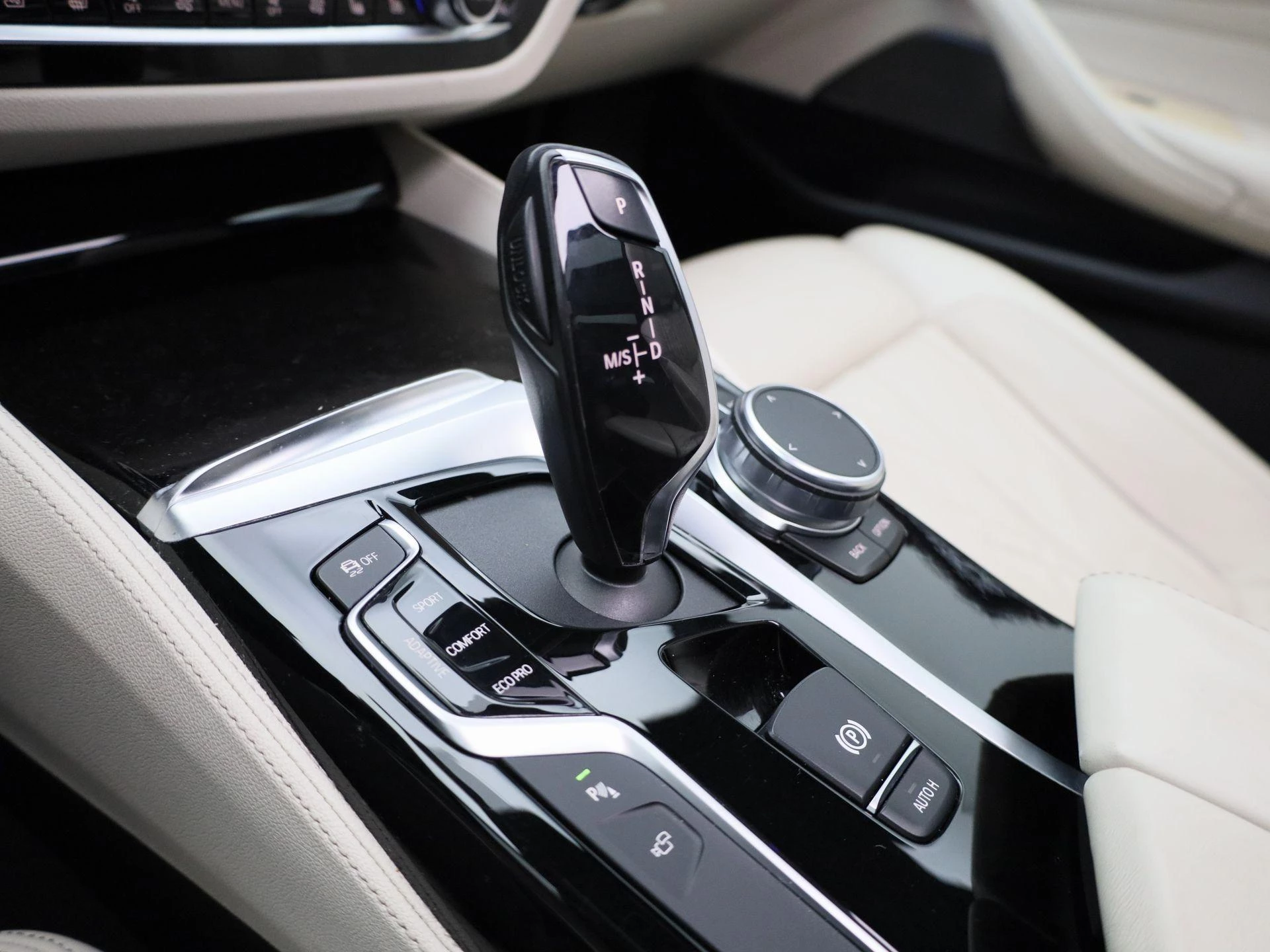 BMW 5 Serie Touring 540i xDrive High Executive