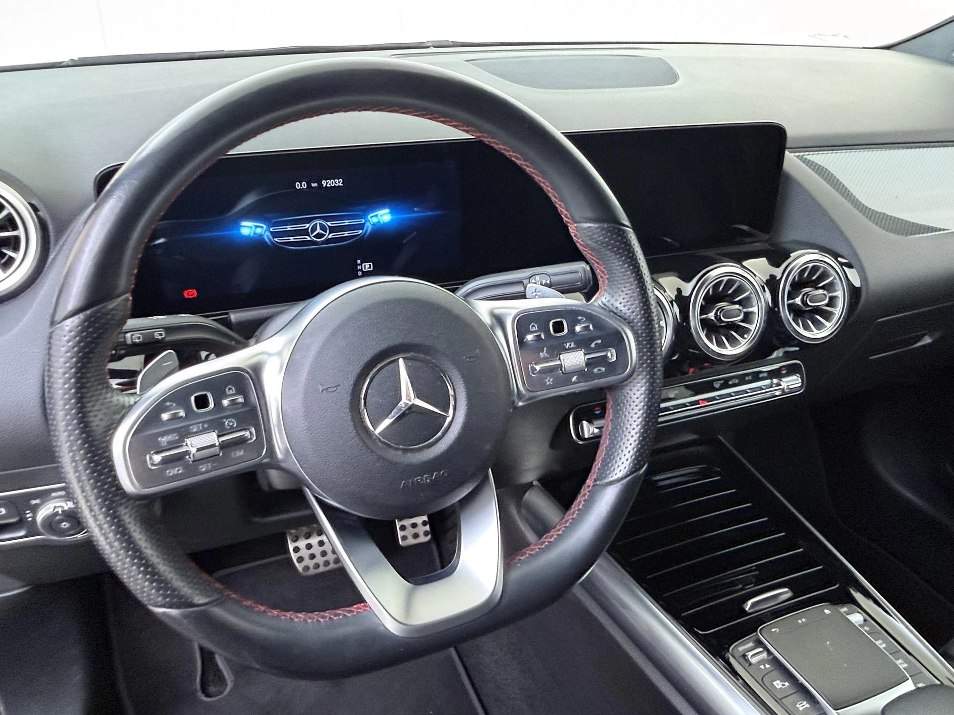 Mercedes-Benz-GLA-image-9