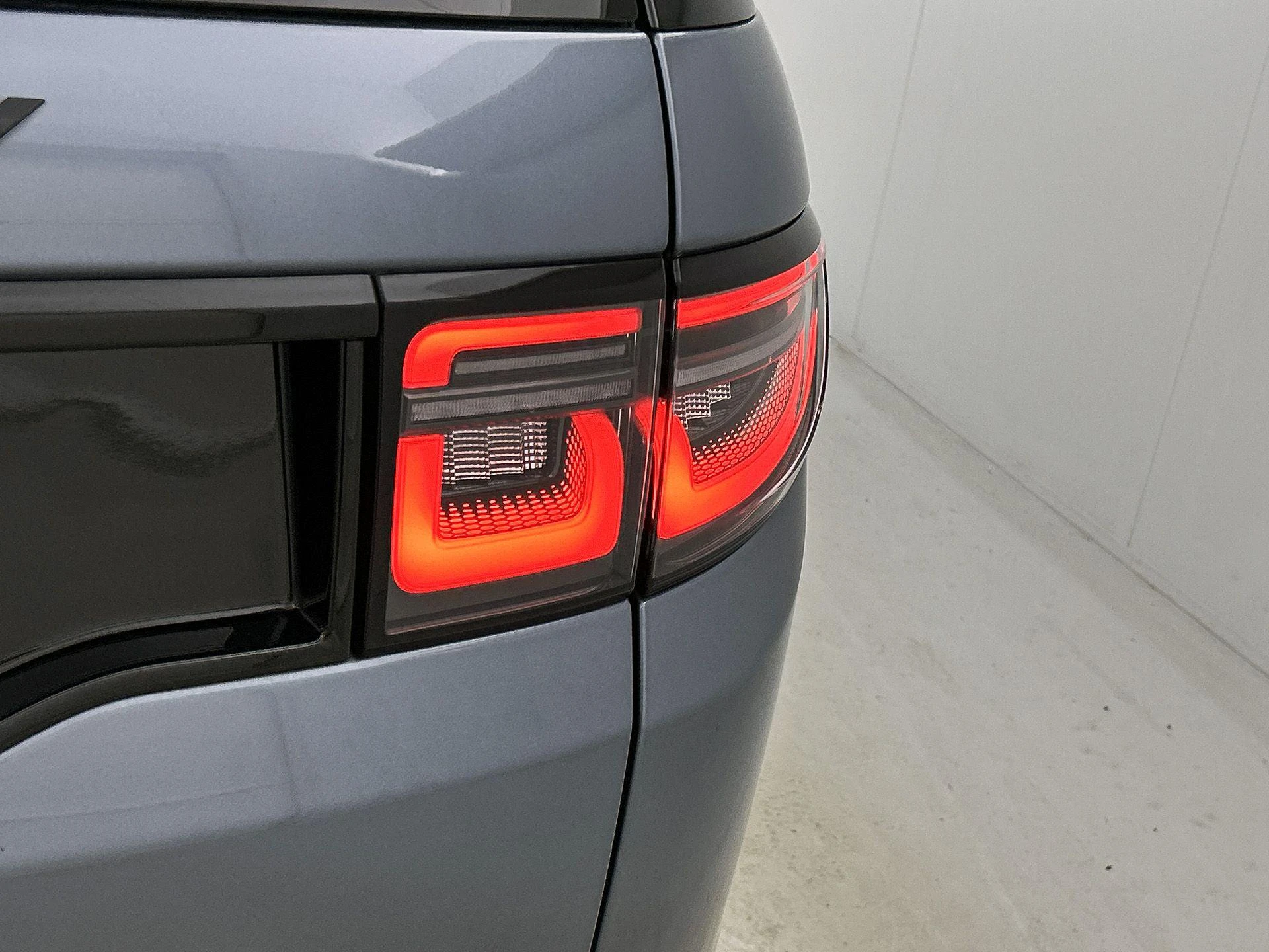 Land Rover-Discovery Sport-image-8