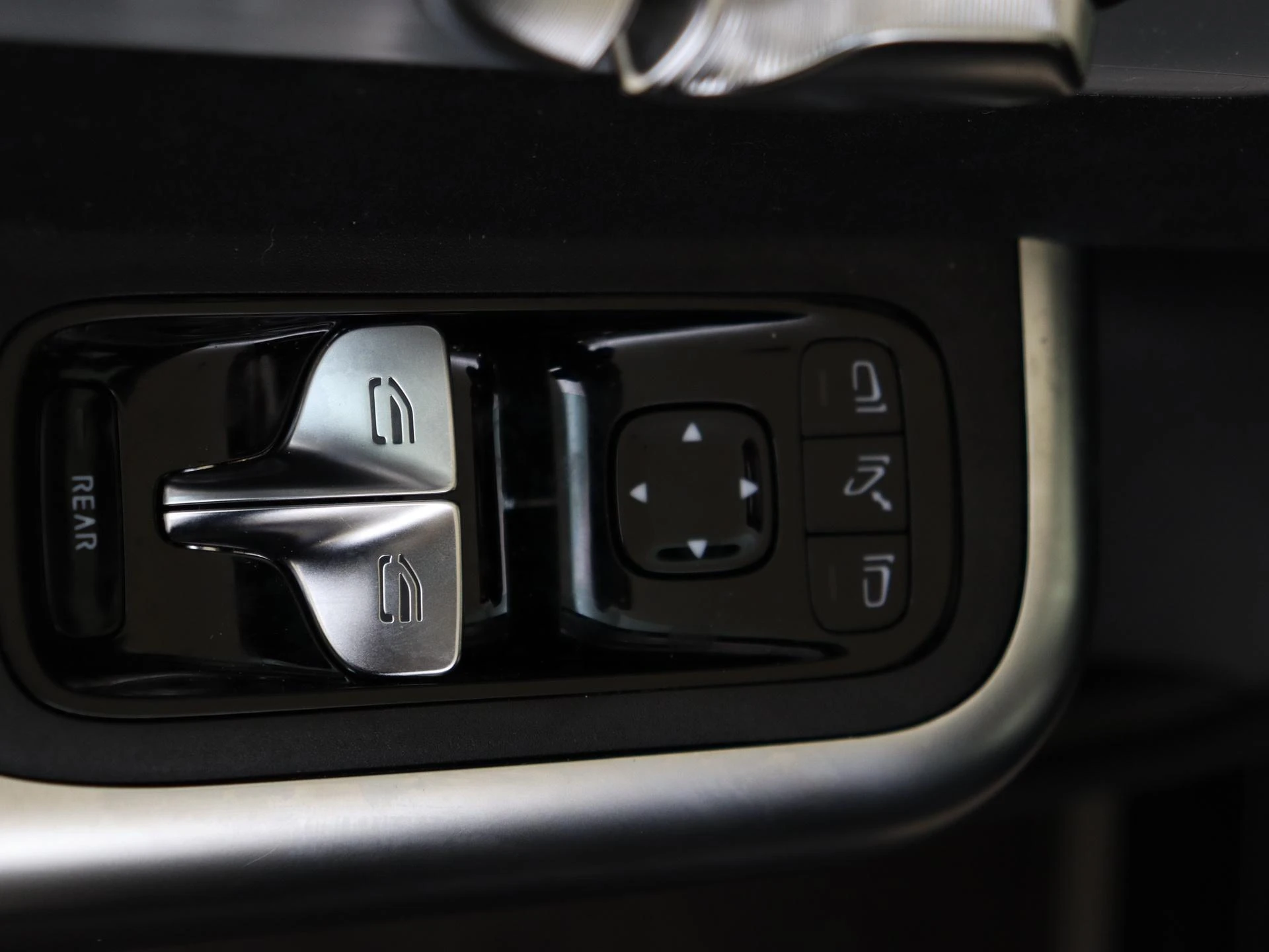 Mercedes-Benz-CLA-image-25