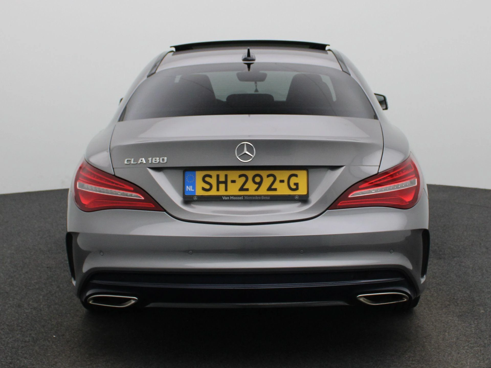 Mercedes-Benz-CLA-image-4