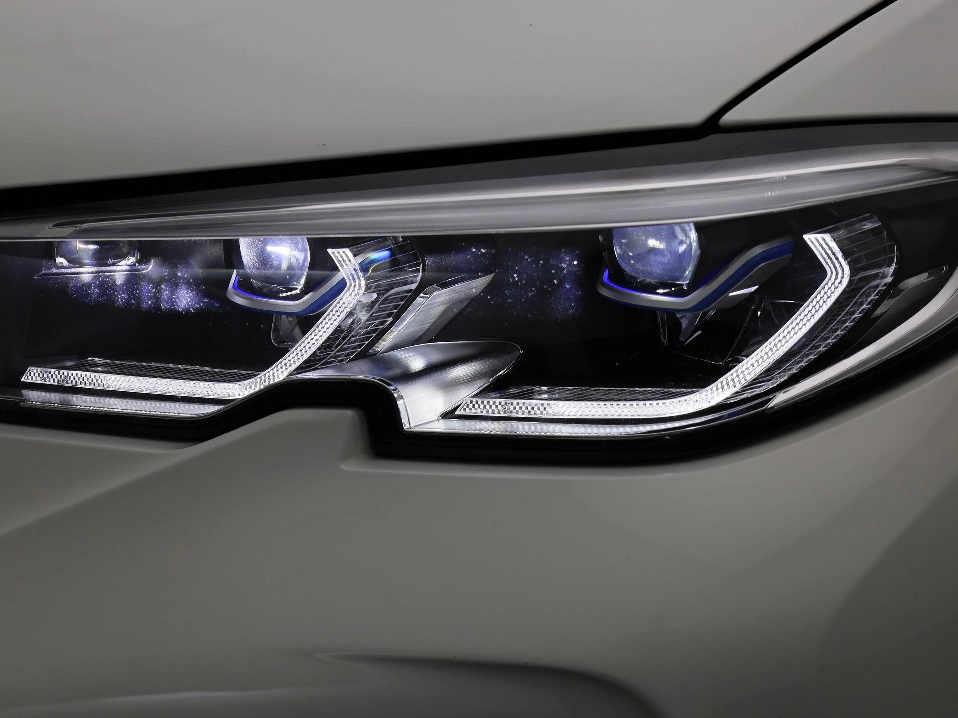 BMW-3 Serie-image-15