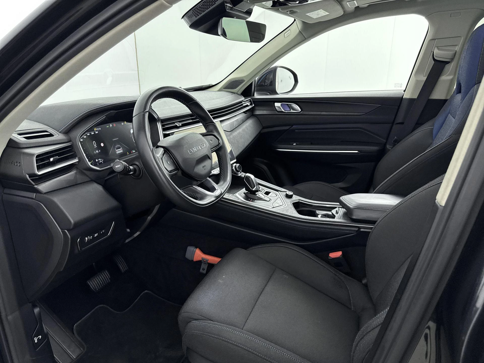 Lynk & Co-01-image-16