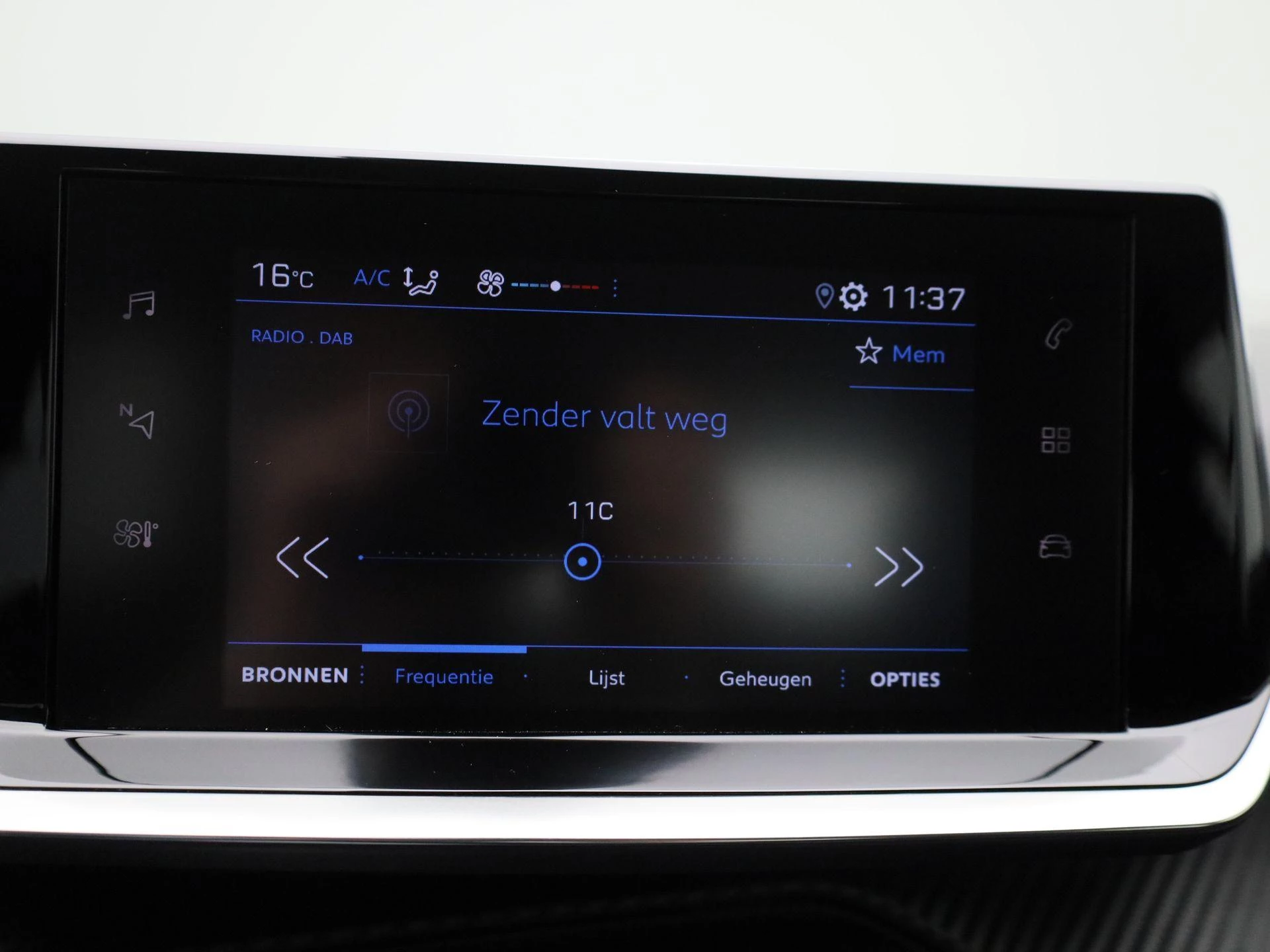 Peugeot-208-image-13