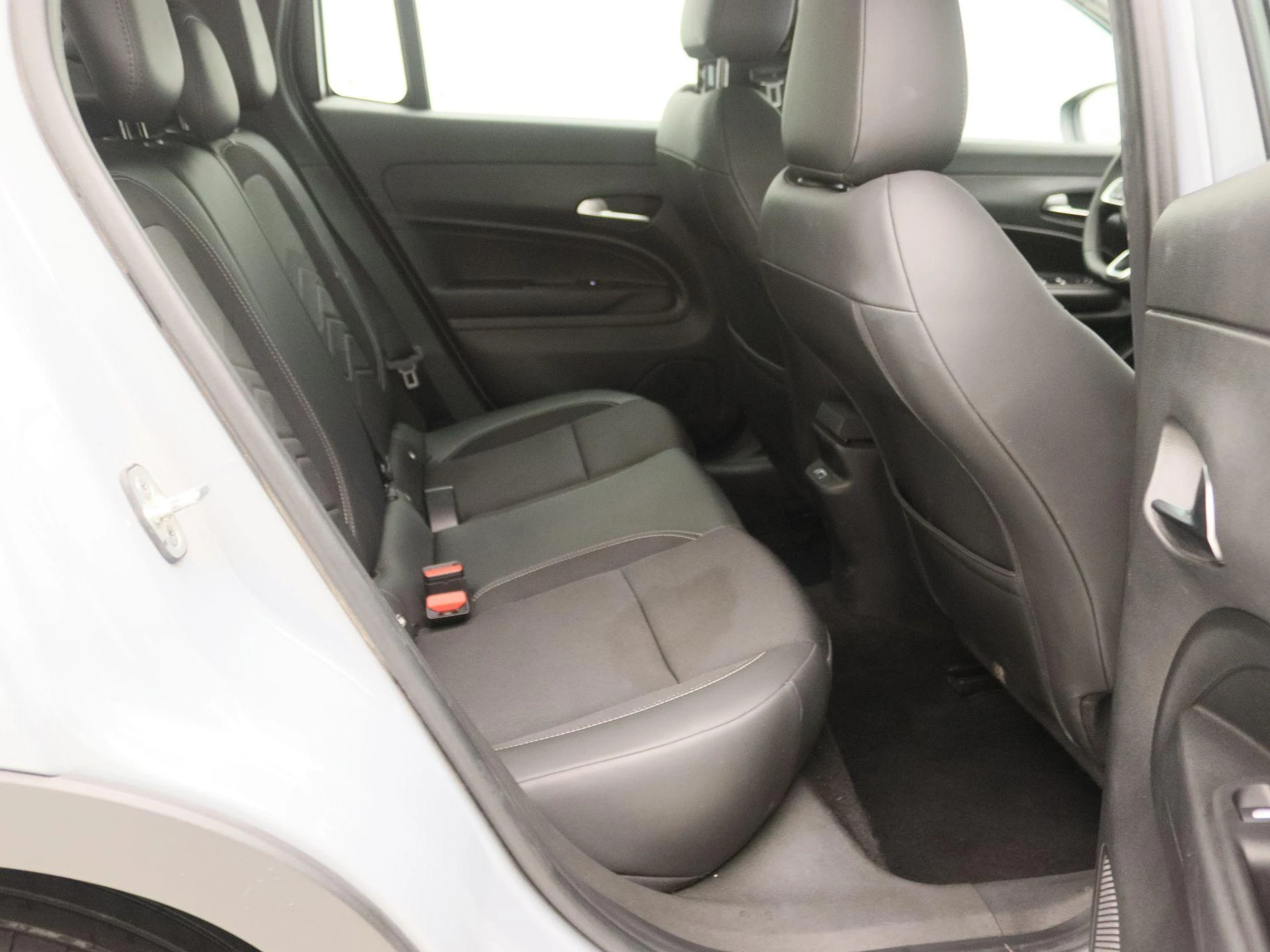 Jeep-Avenger-image-23