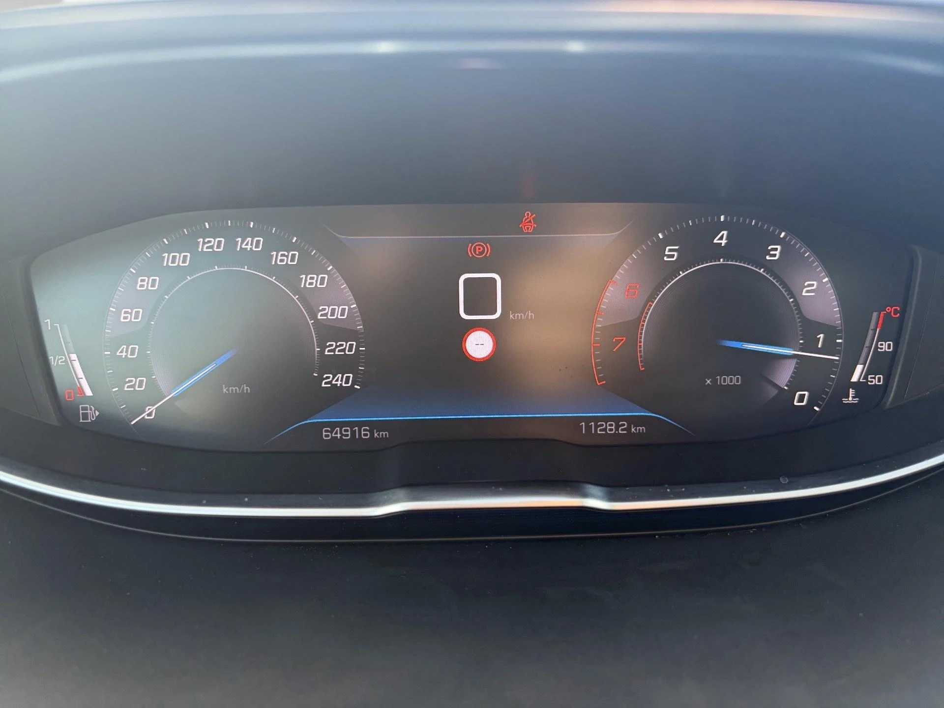 Peugeot-5008-image-1