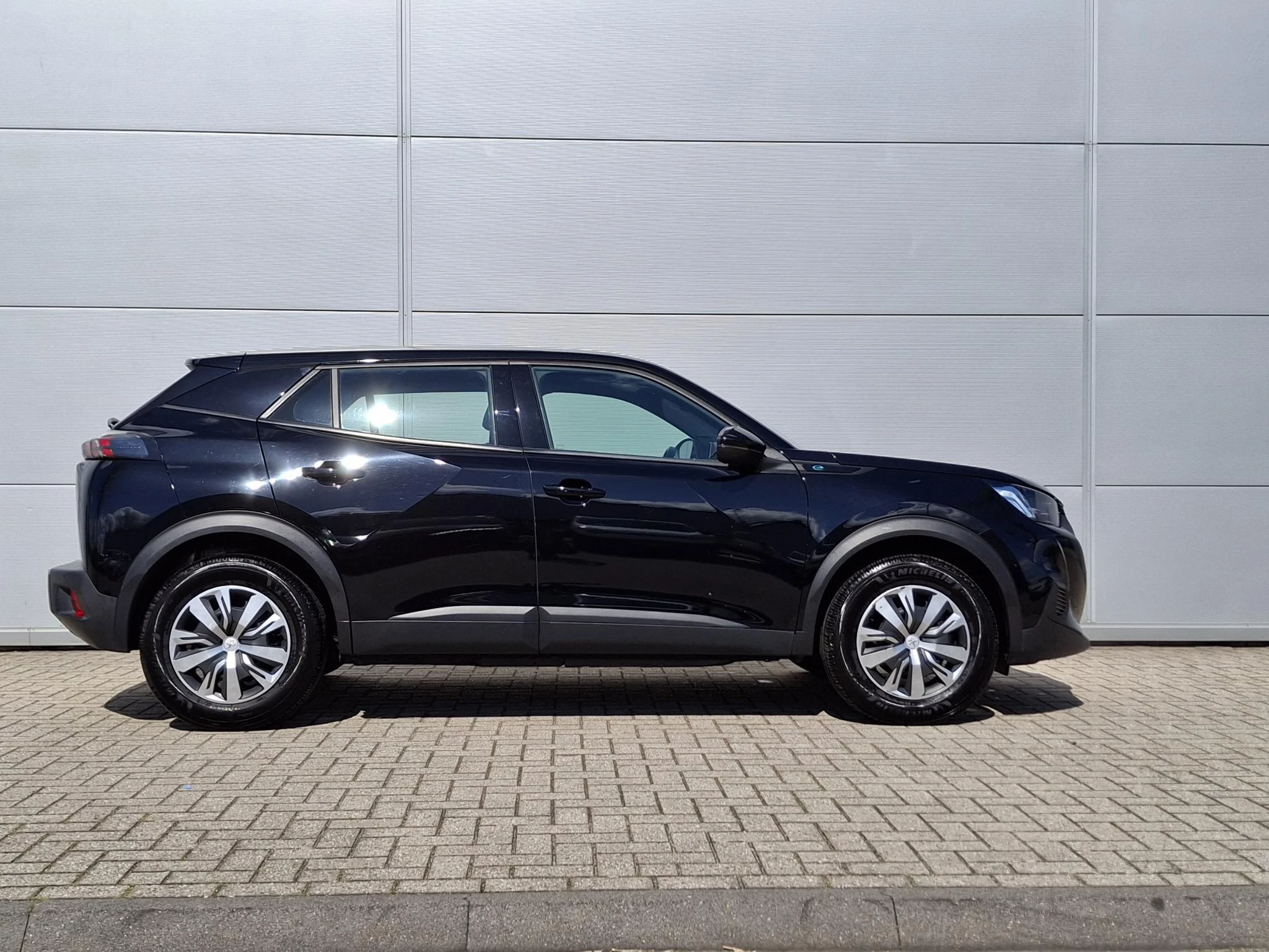 Peugeot e-2008 EV Active 50 kWh