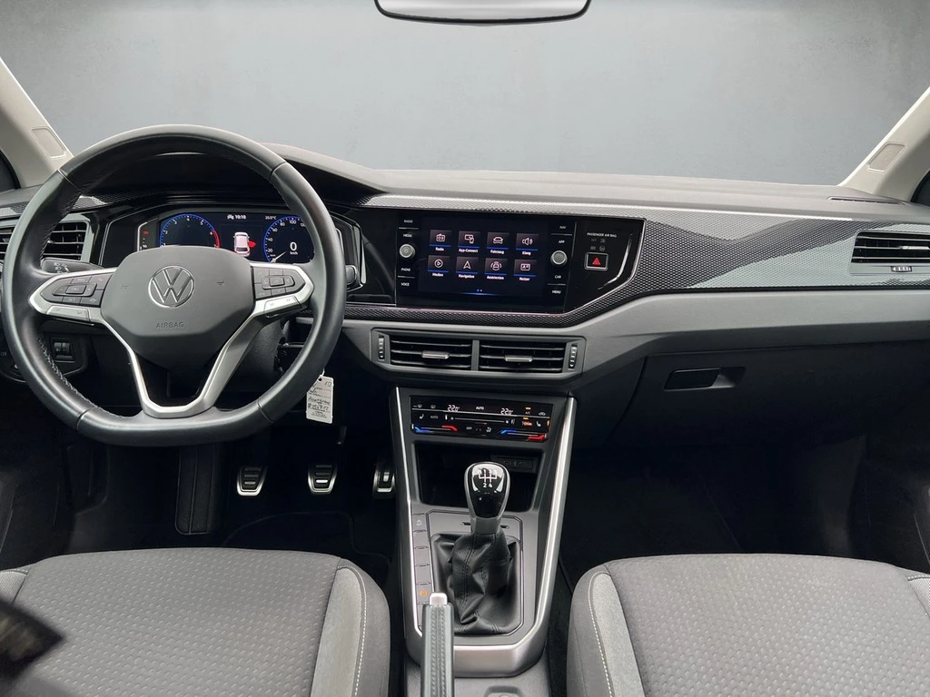 Volkswagen-Polo-image-7