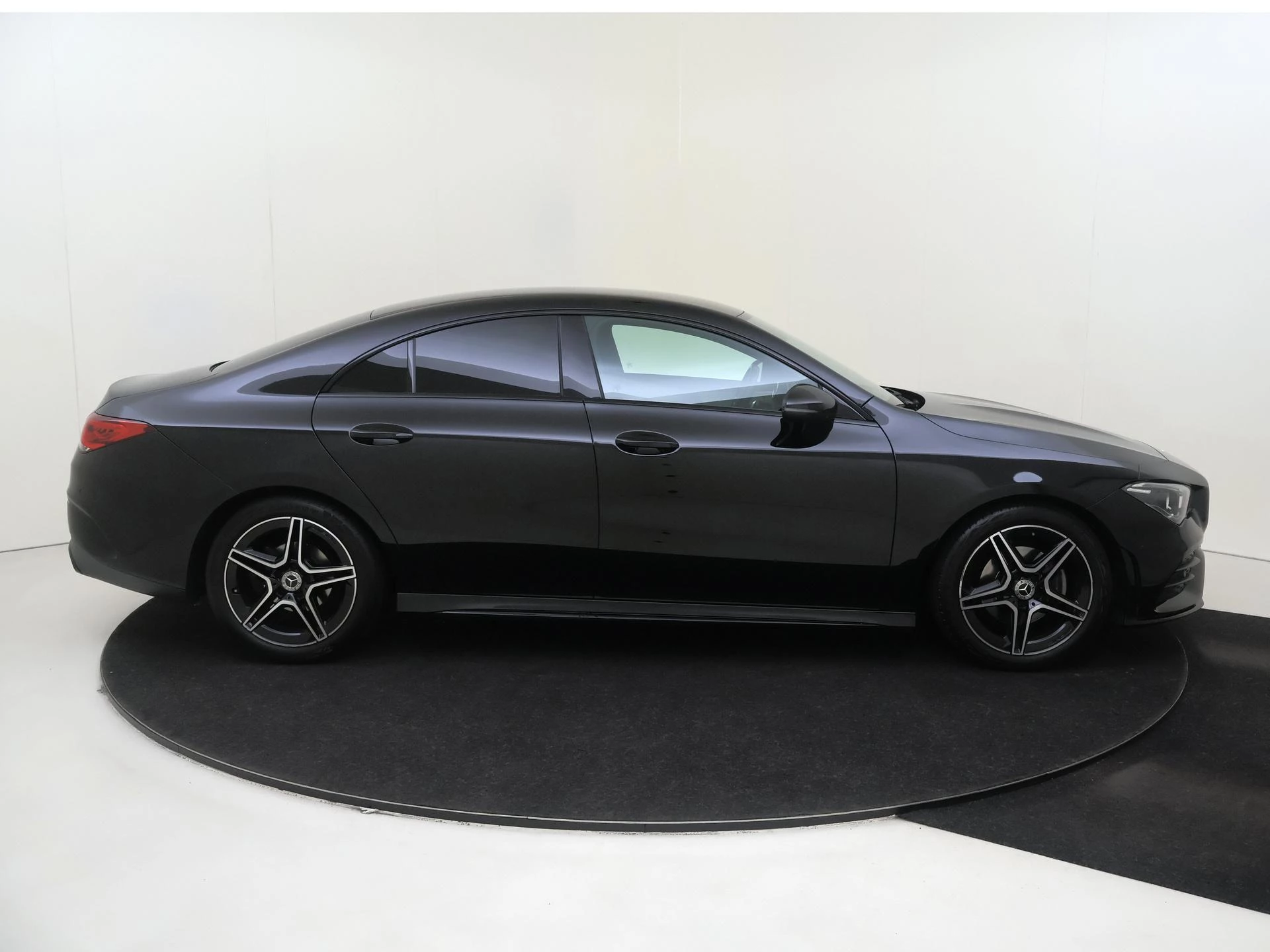 Mercedes-Benz CLA 180 Business Solution AMG