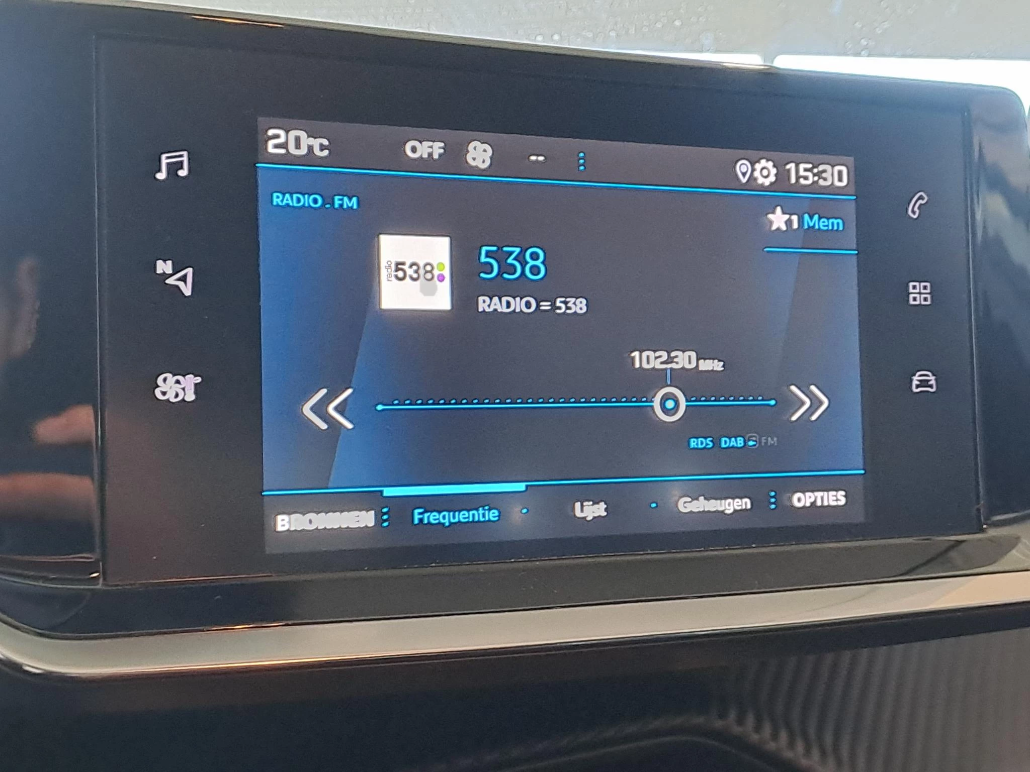 Peugeot-208-image-12