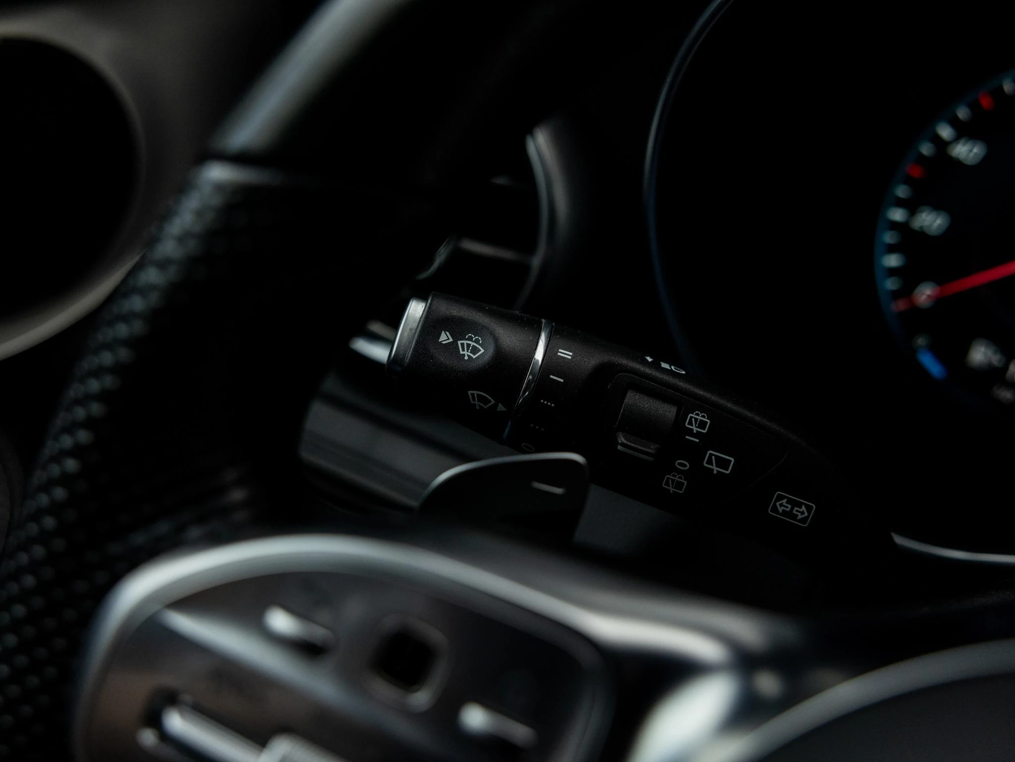 Mercedes-Benz-GLC-image-17