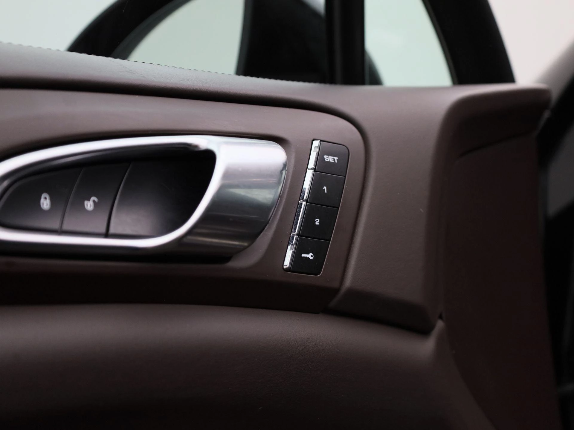 Porsche-Cayenne-image-43