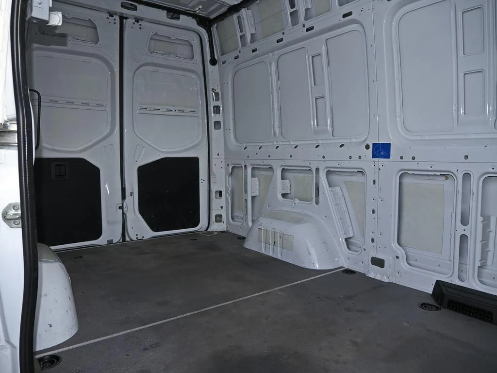 Mercedes-Benz-Sprinter 317-image-13