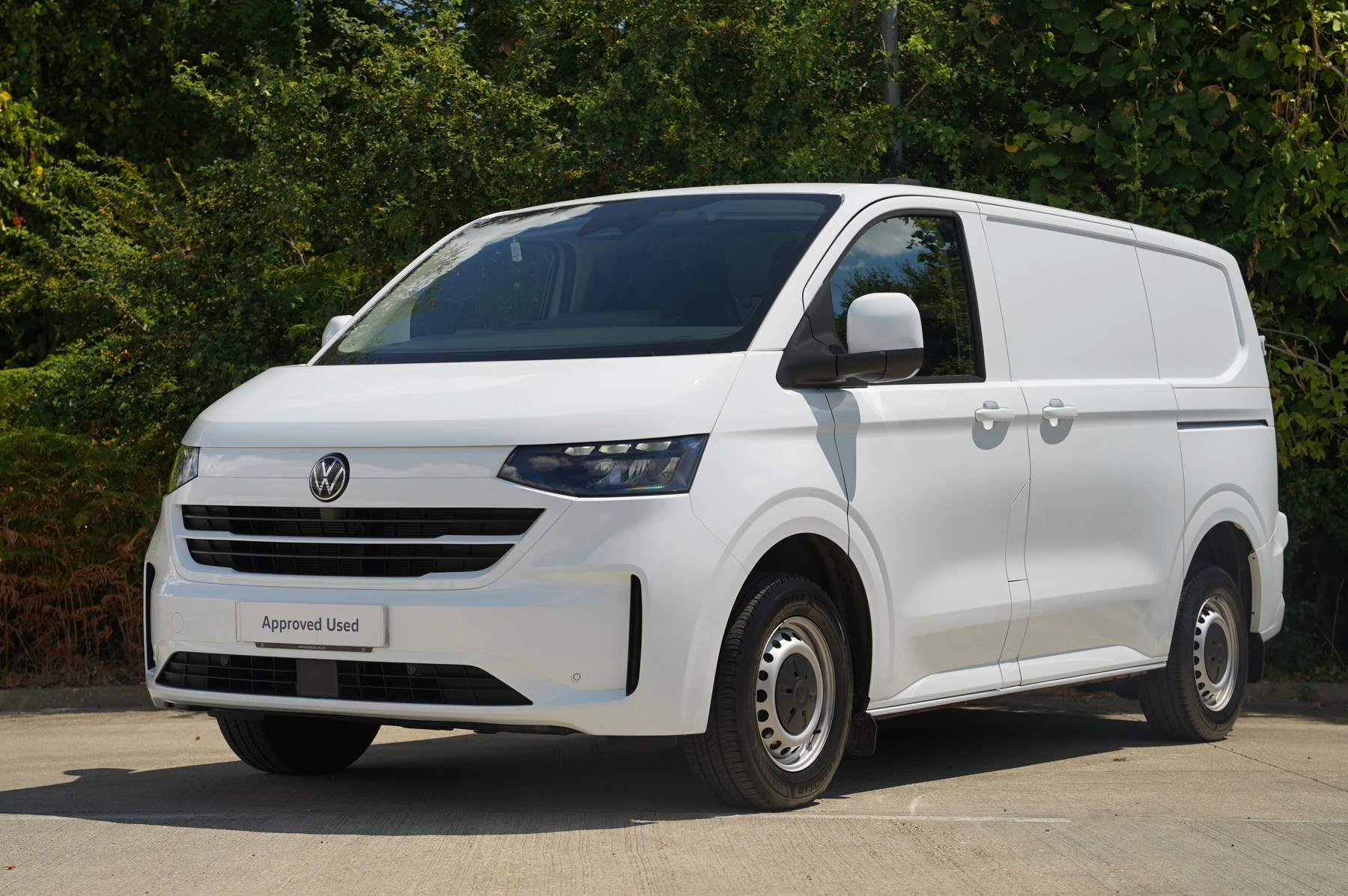 Volkswagen-Transporter-image-35