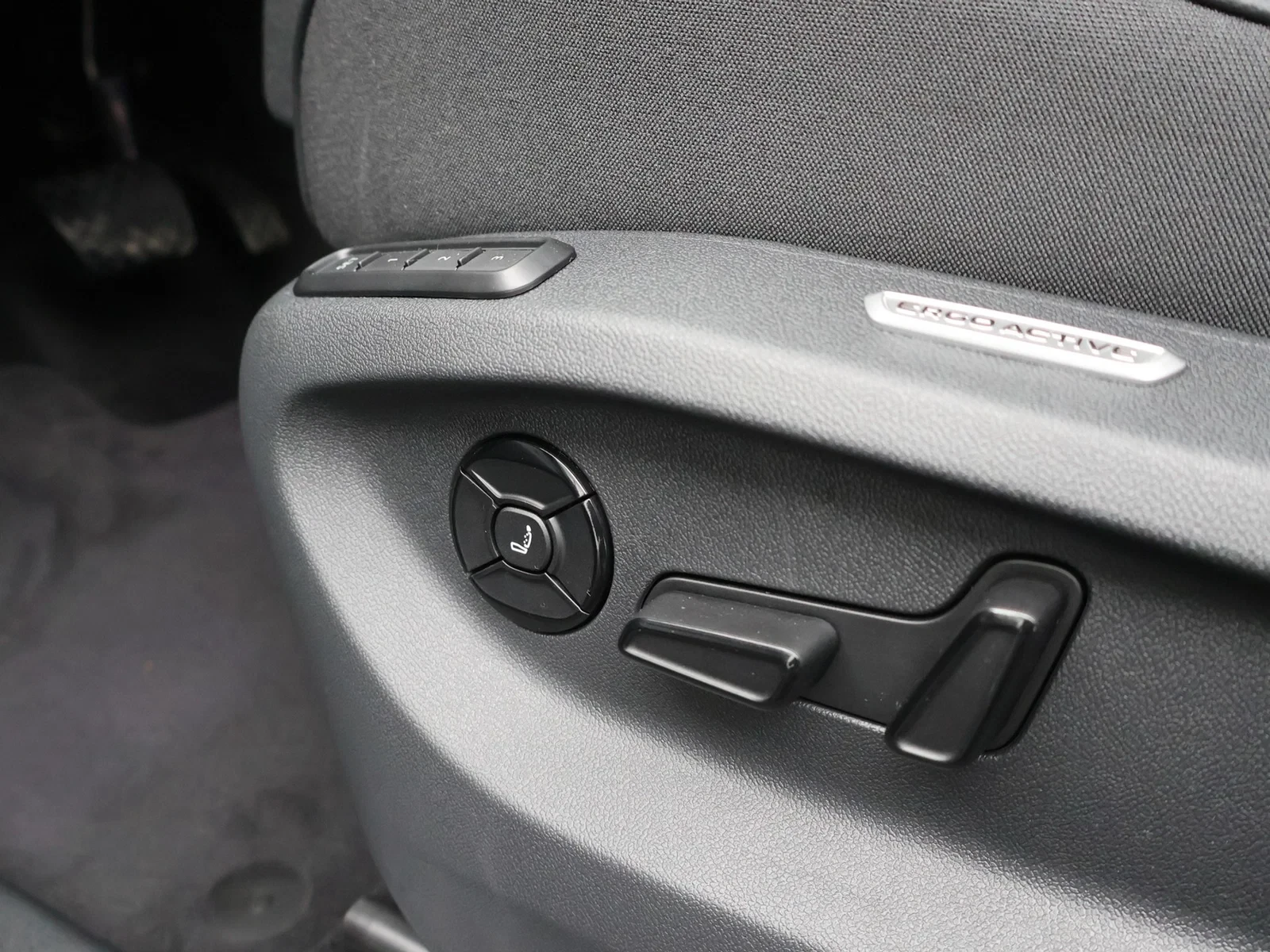 Volkswagen-Tiguan-image-14