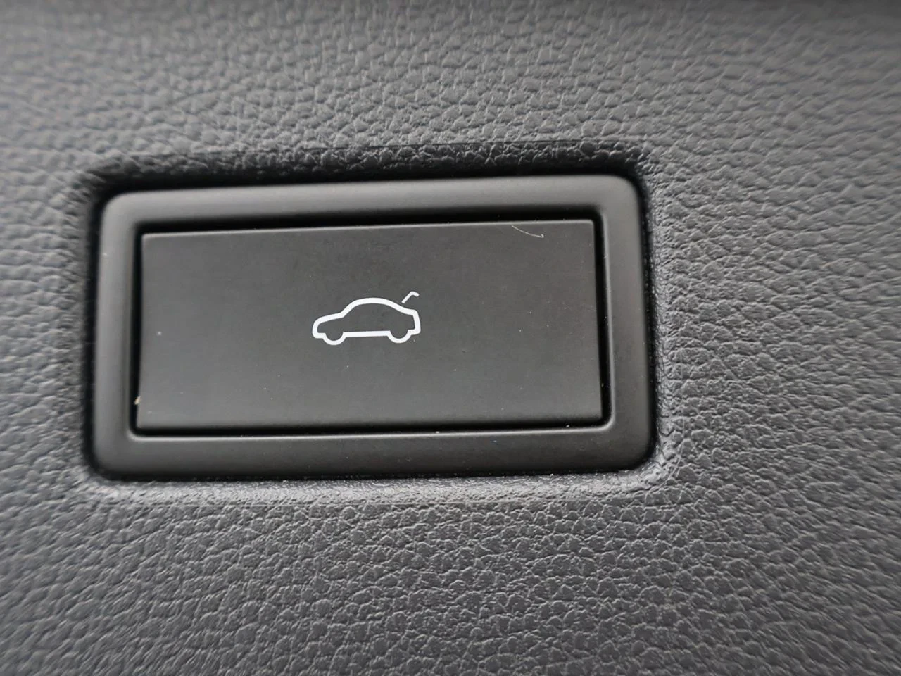 Volkswagen-Tiguan-image-29