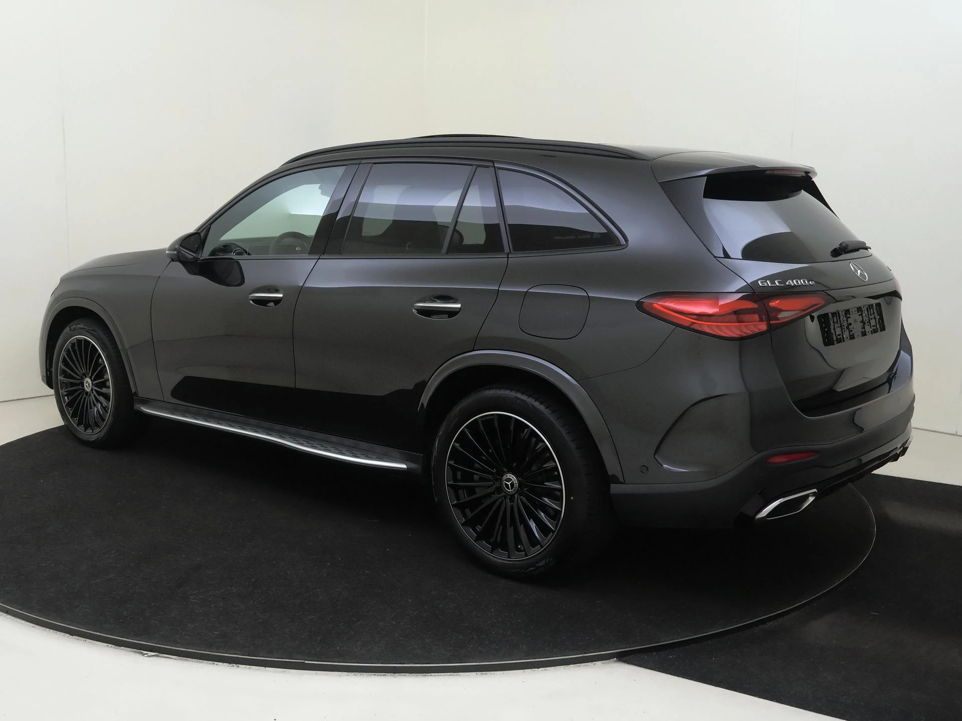 Mercedes-Benz-GLC-image-2