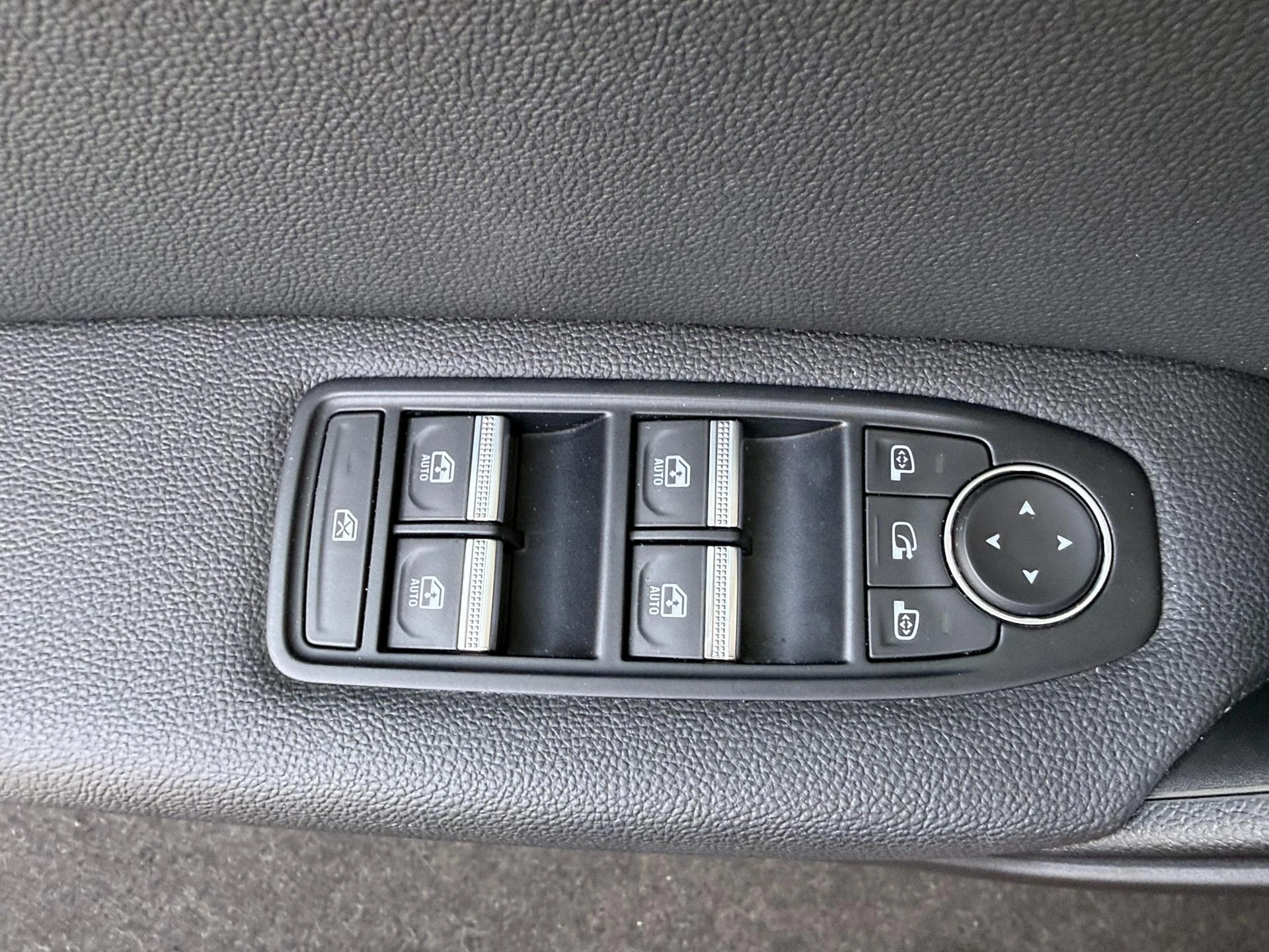 Renault-Captur-image-25