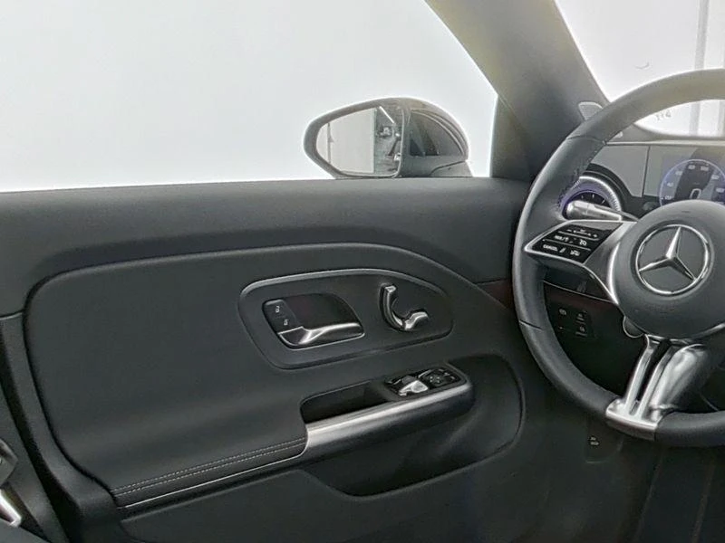 Mercedes-Benz-CLA-image-7