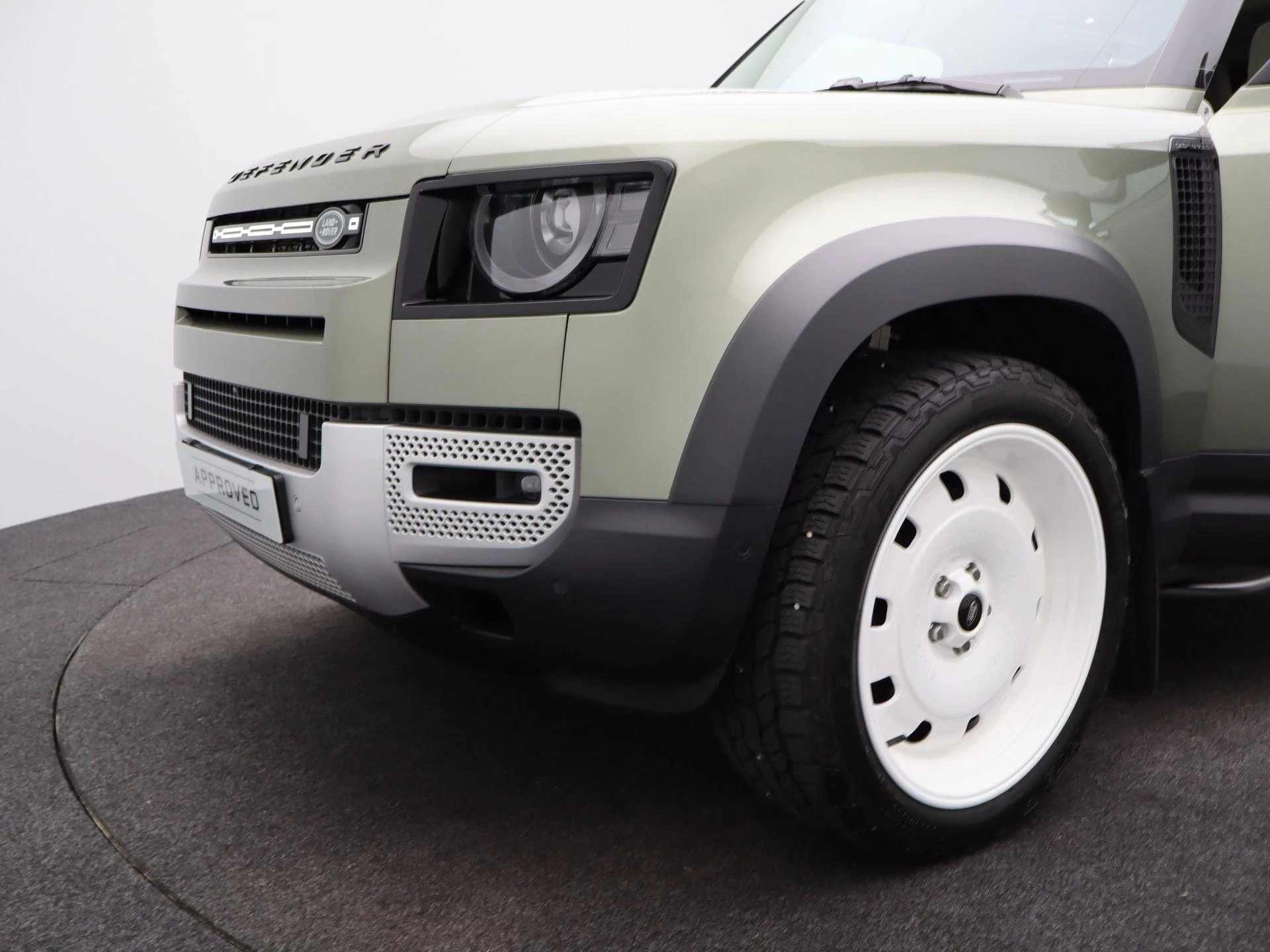 Land Rover-Defender-image-42