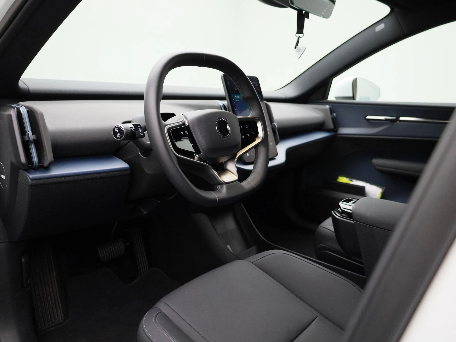 Volvo-EX30-image-26