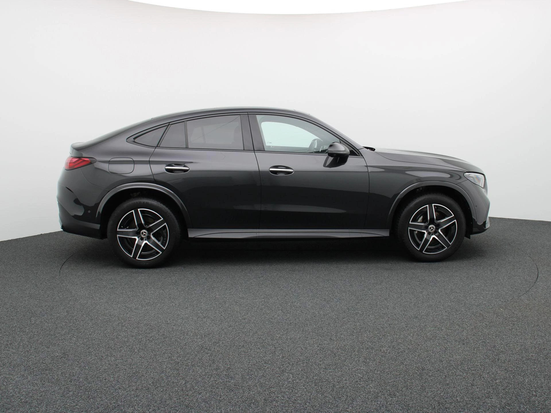 Mercedes-Benz GLC 300e AMG LINE Coupé + PANORAMISCH DAK + DIGITAL LIGHT +