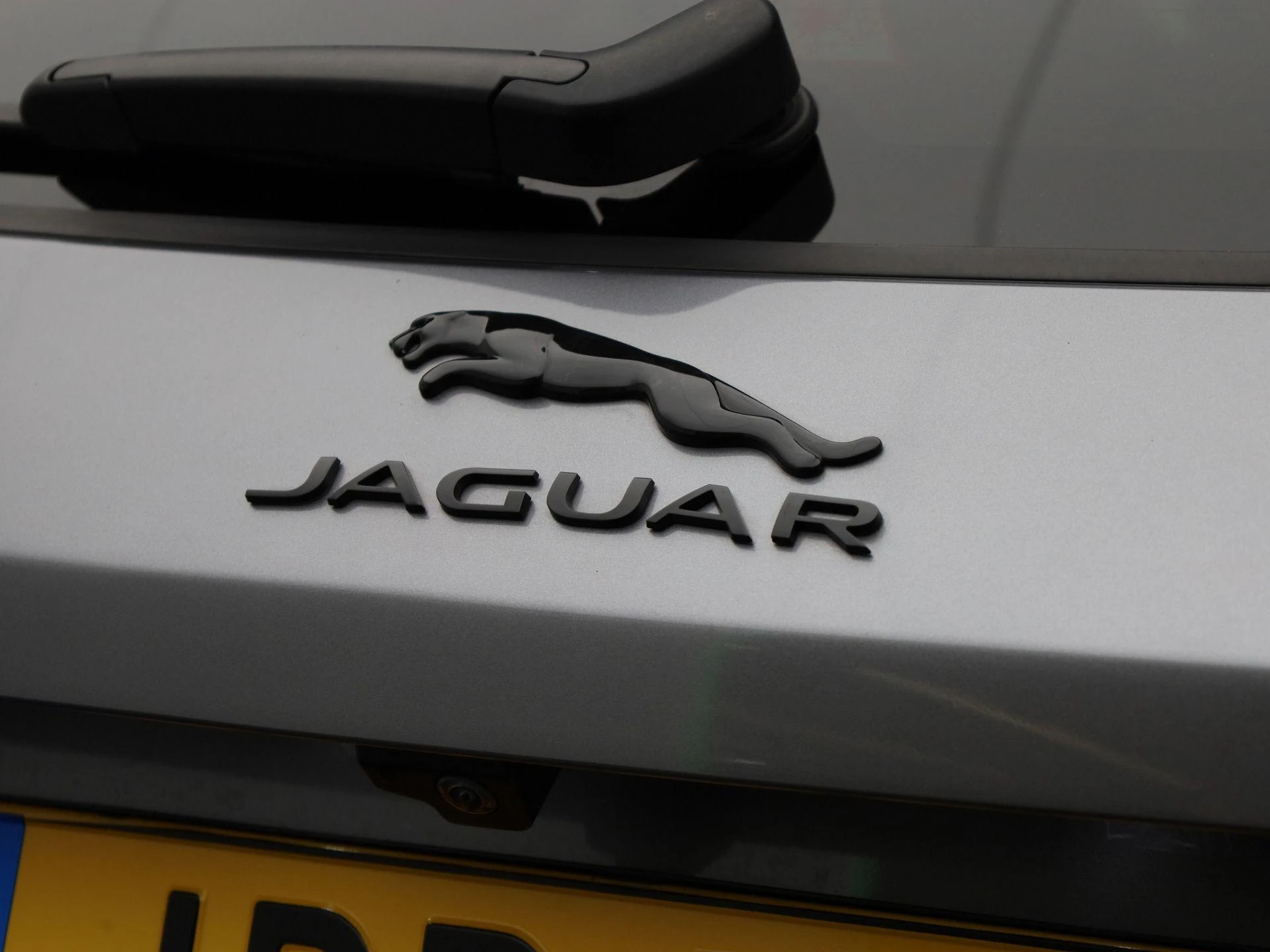 Jaguar F-PACE 2.0 P250 R-Dynamic SE