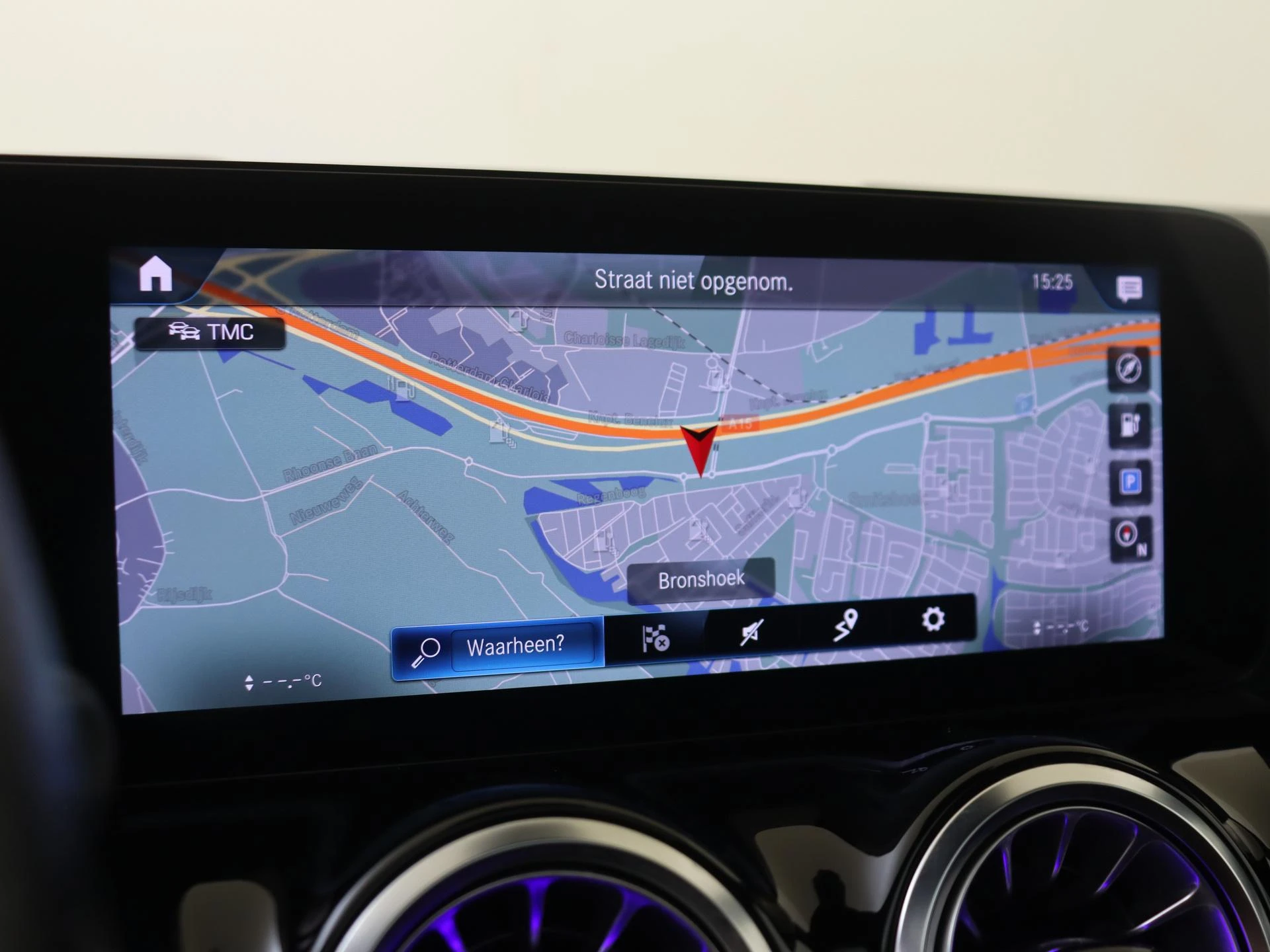 Mercedes-Benz-EQA-image-17