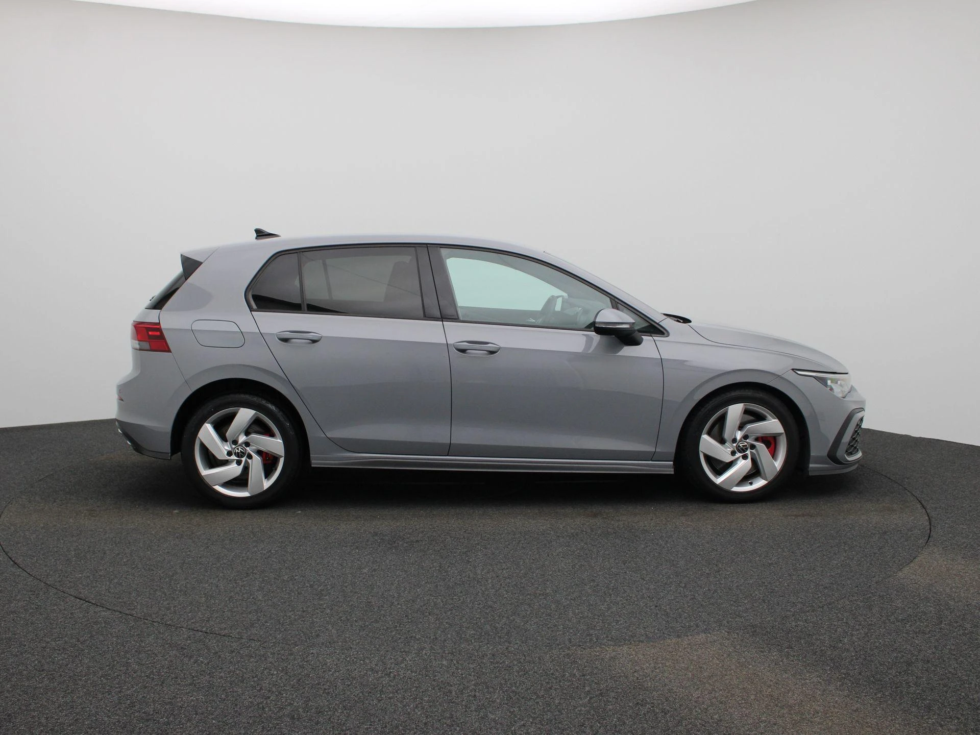 Volkswagen-Golf-image-5