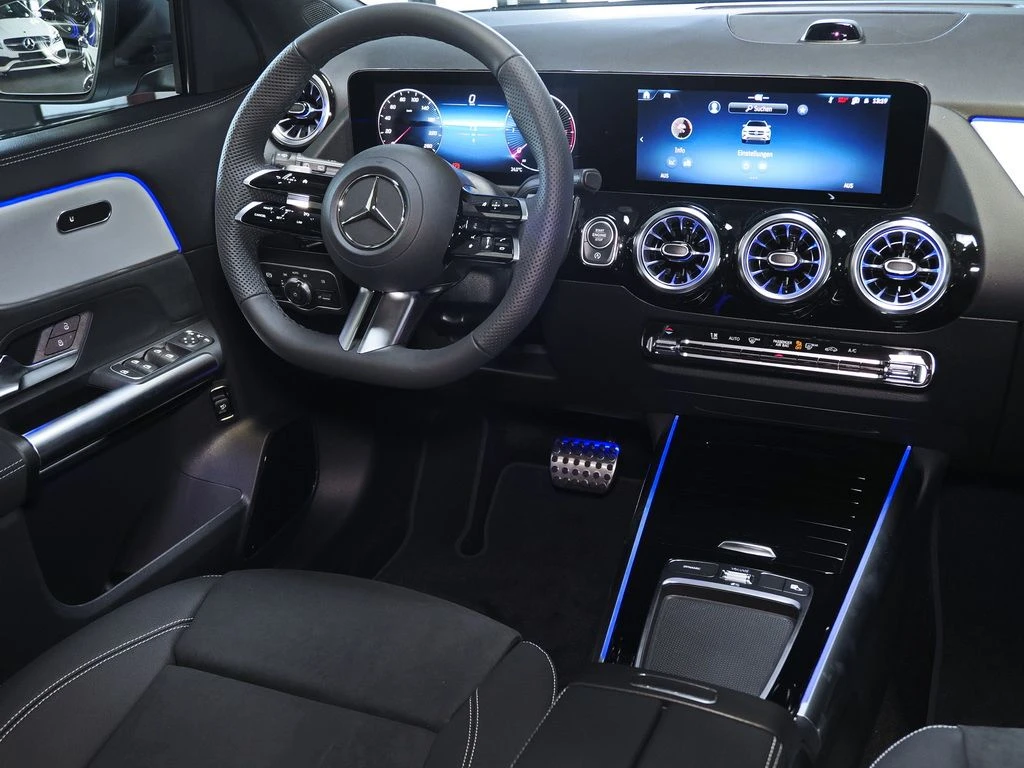 Mercedes-Benz-GLA 200 d-image-10